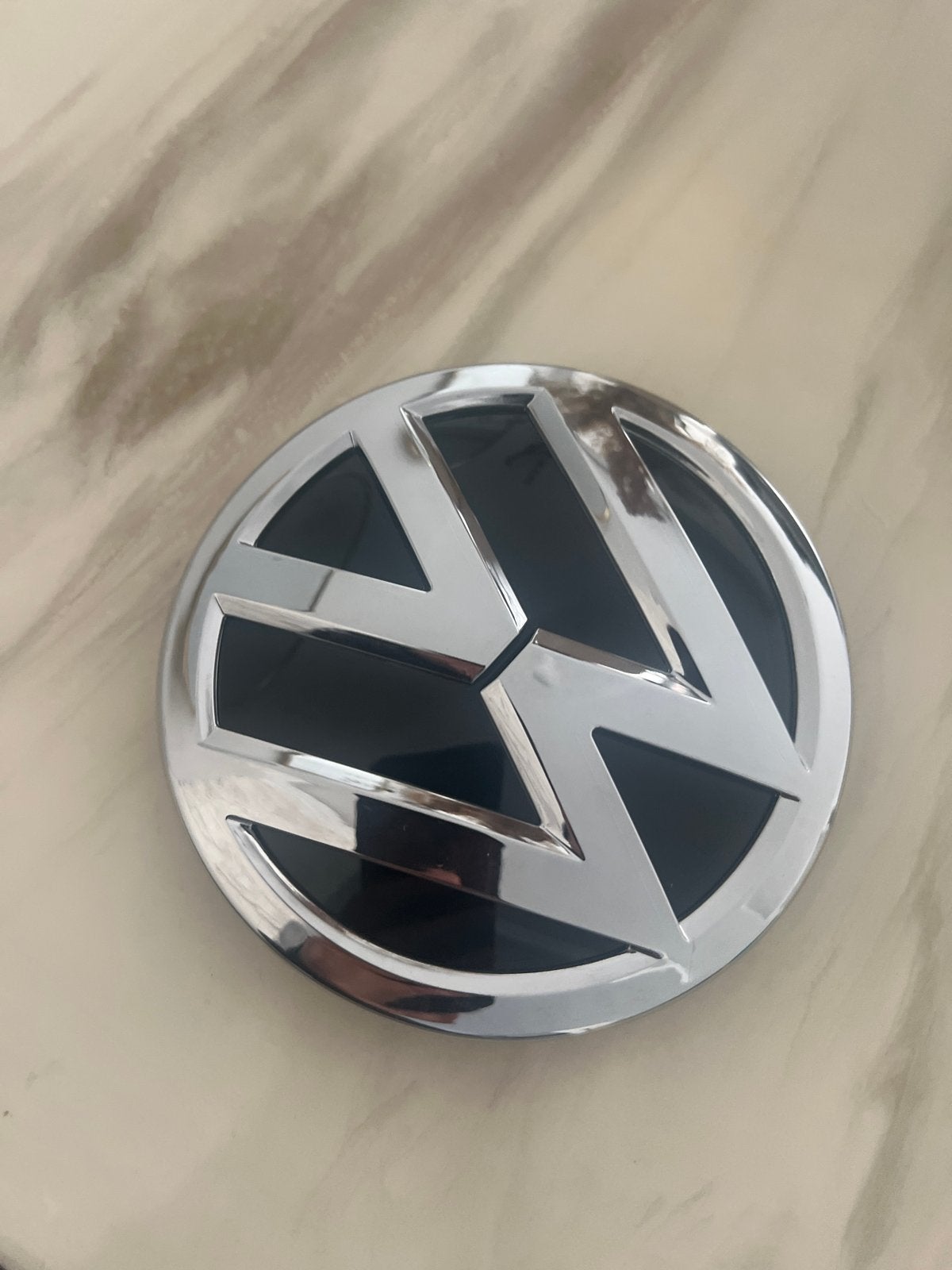 Volkswagen logo embleem -  nieuw, Ophalen of Verzenden, Zo goed als nieuw