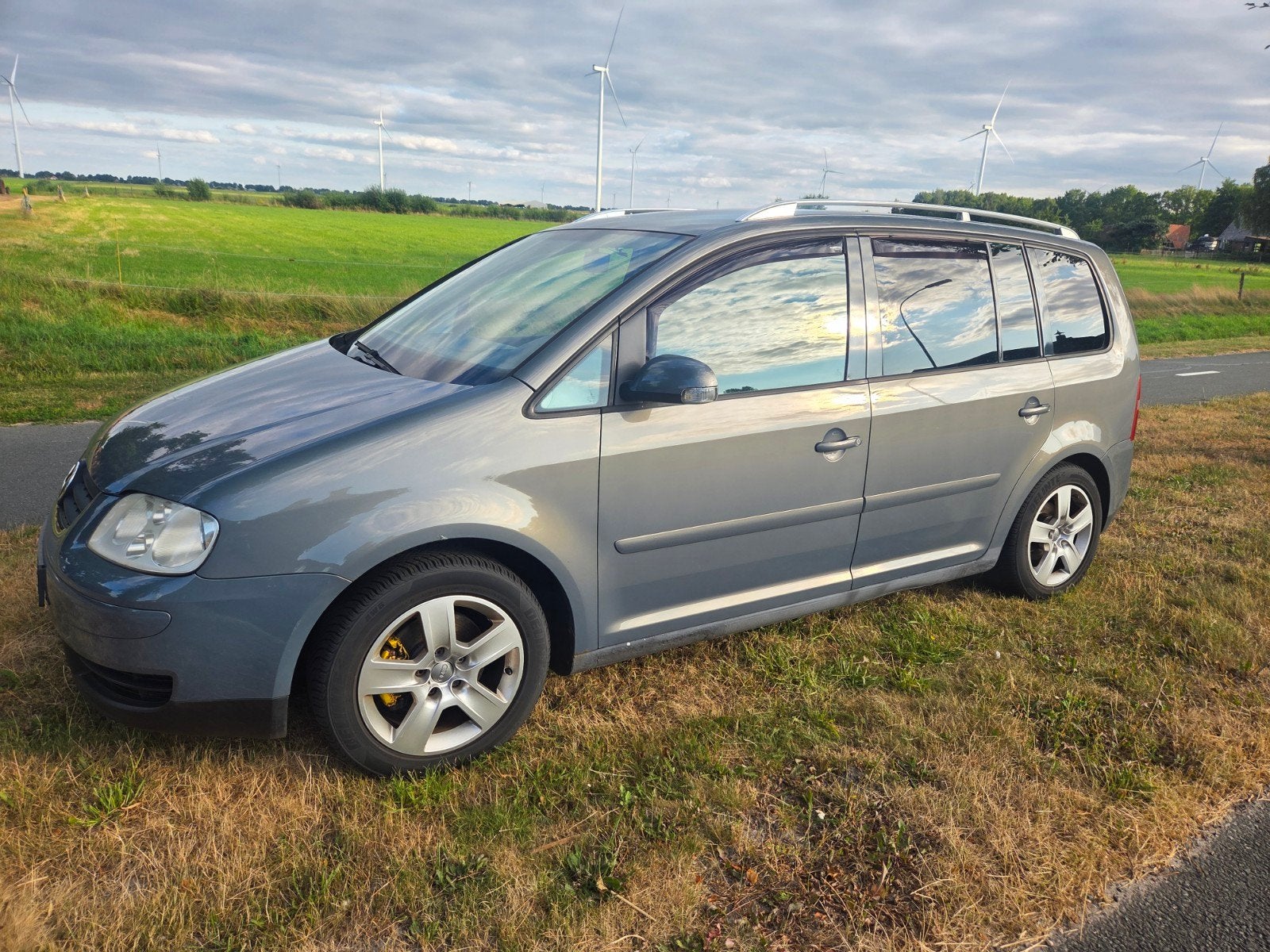 Vw Touran, Auto's, Voorwielaandrijving, Stof, 4 cilinders, Bruin