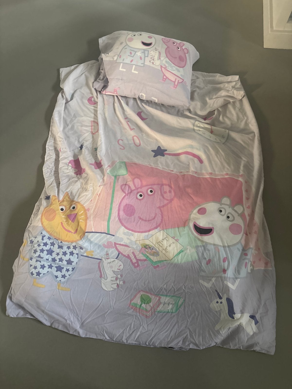Peppa Pig Dekbedovertrek en sloop (zonder kussen/dekbed), Ophalen, Gebruikt, Meerkleurig, Dekbedovertrek