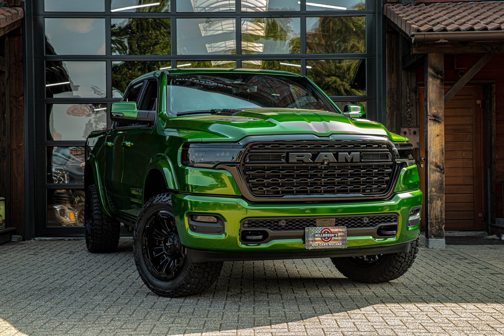 Dodge Ram 1500 Limited Greenhulkane 540 PK Greenhulkane, Automaat, 4 stoelen, Zwart, Leder
