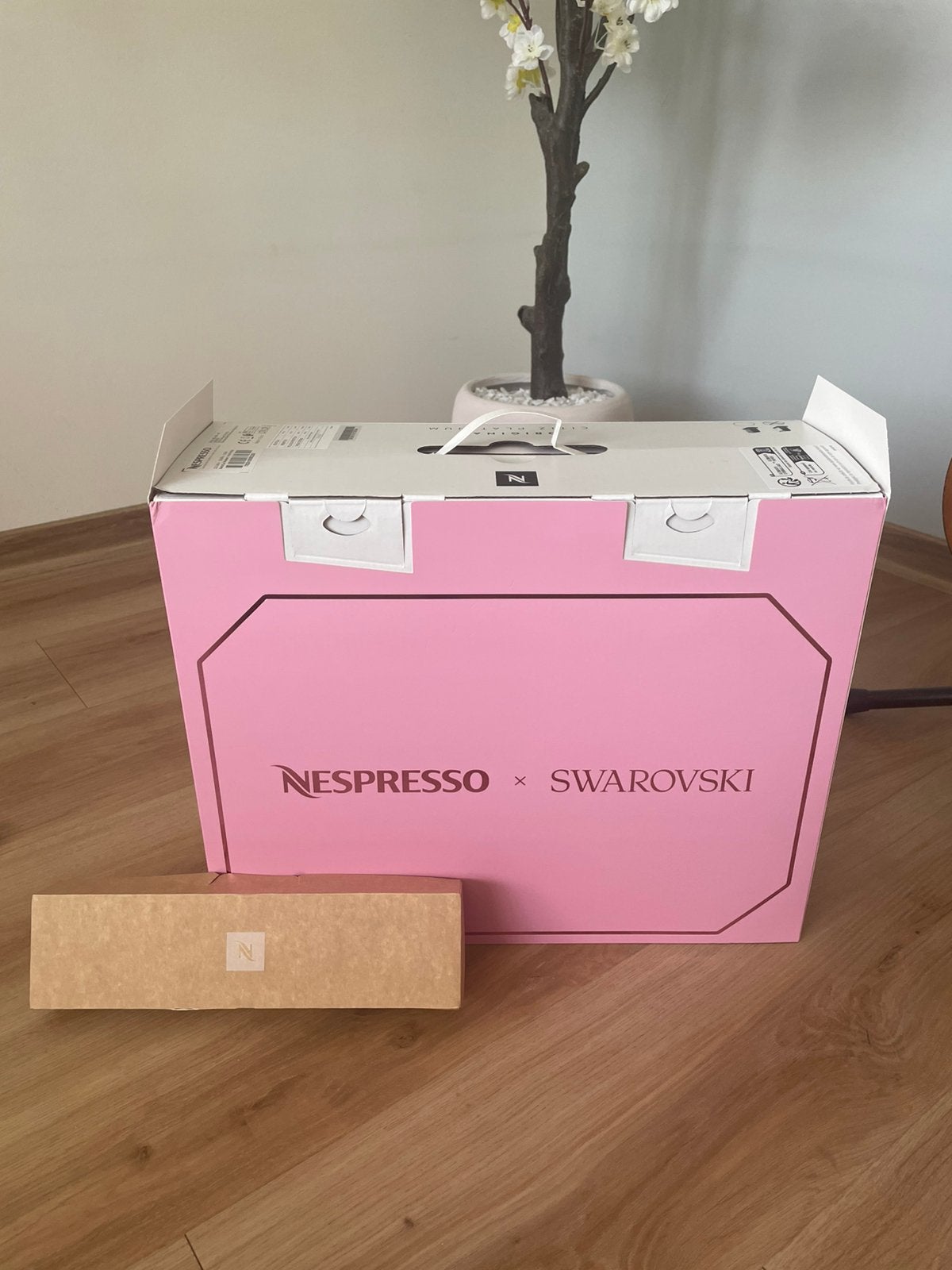 LIMITED NESPRESSO X SAWROVSKI MACHINE, Ophalen, Nieuw, Handen en Nagels