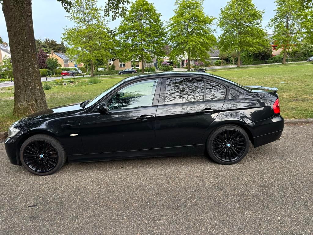 BMW 3-Serie 2.0 I 320 Aut6 2008 Zwart met nieuwe apk te koop, Auto's, 15 km/l, 1995 cc, Zwart, 4 cilinders