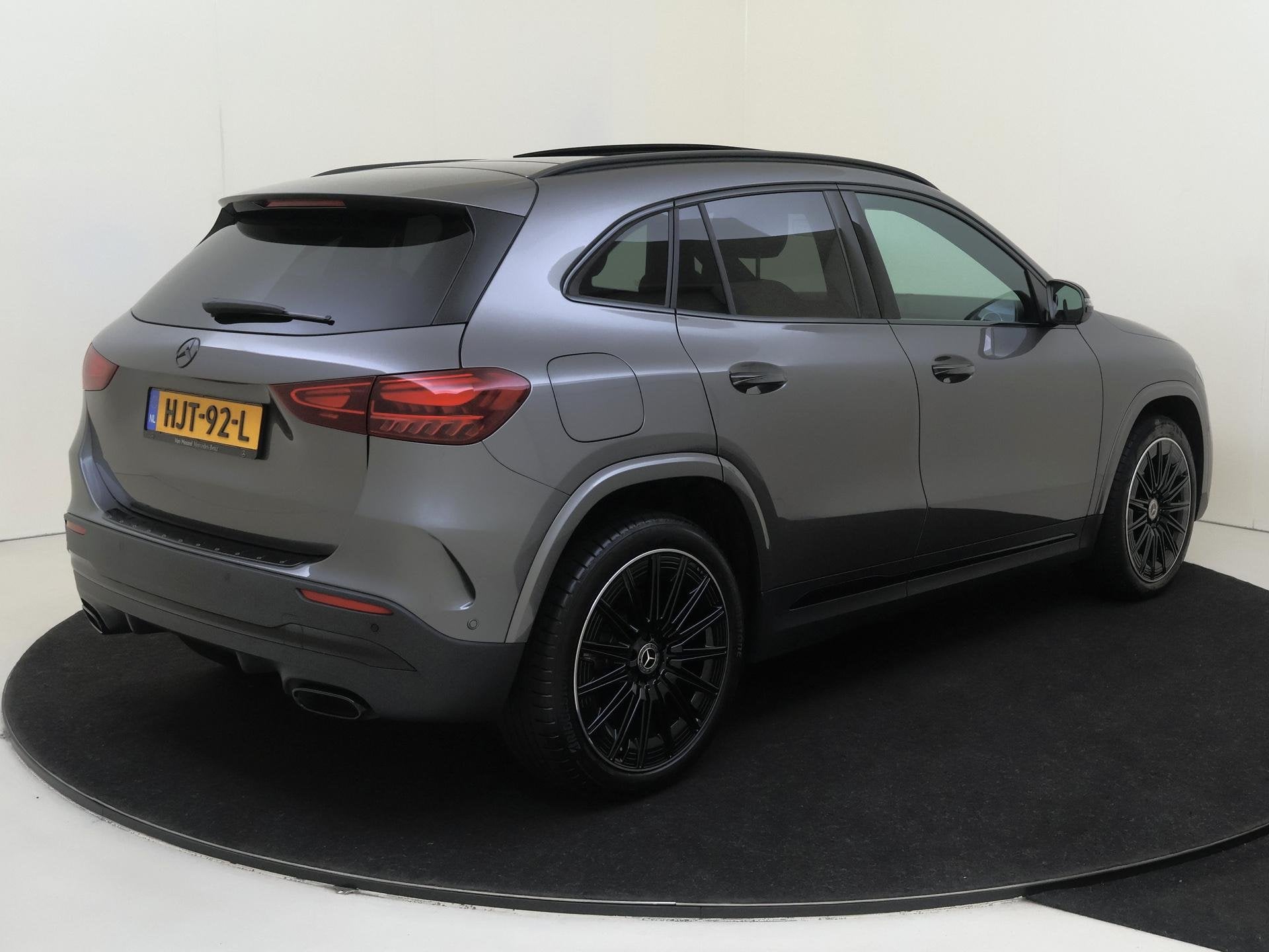 Mercedes-Benz GLA-klasse 250 e Star Edition AMG Line Panoram, Auto's, Stof, 4 cilinders, 16 kWh, Bedrijf