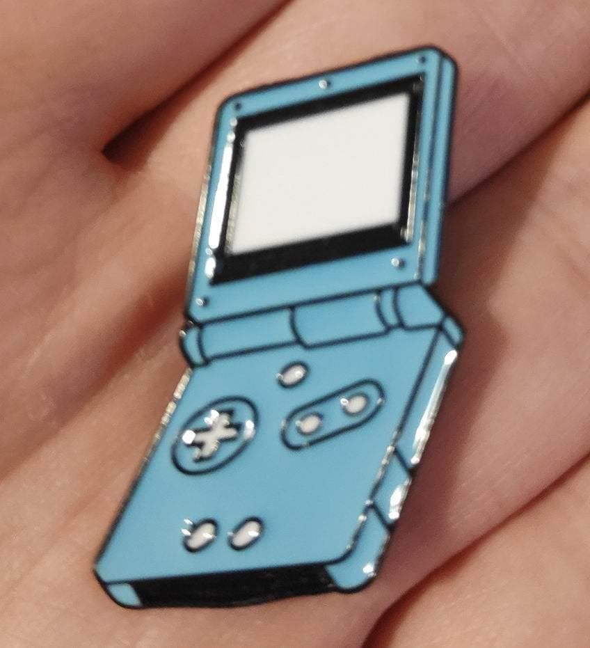 GAMEBOY ADVANCE SP Retro Gaming Enamel pin, Avontuur en Actie, Verzenden, 1 speler, Nieuw