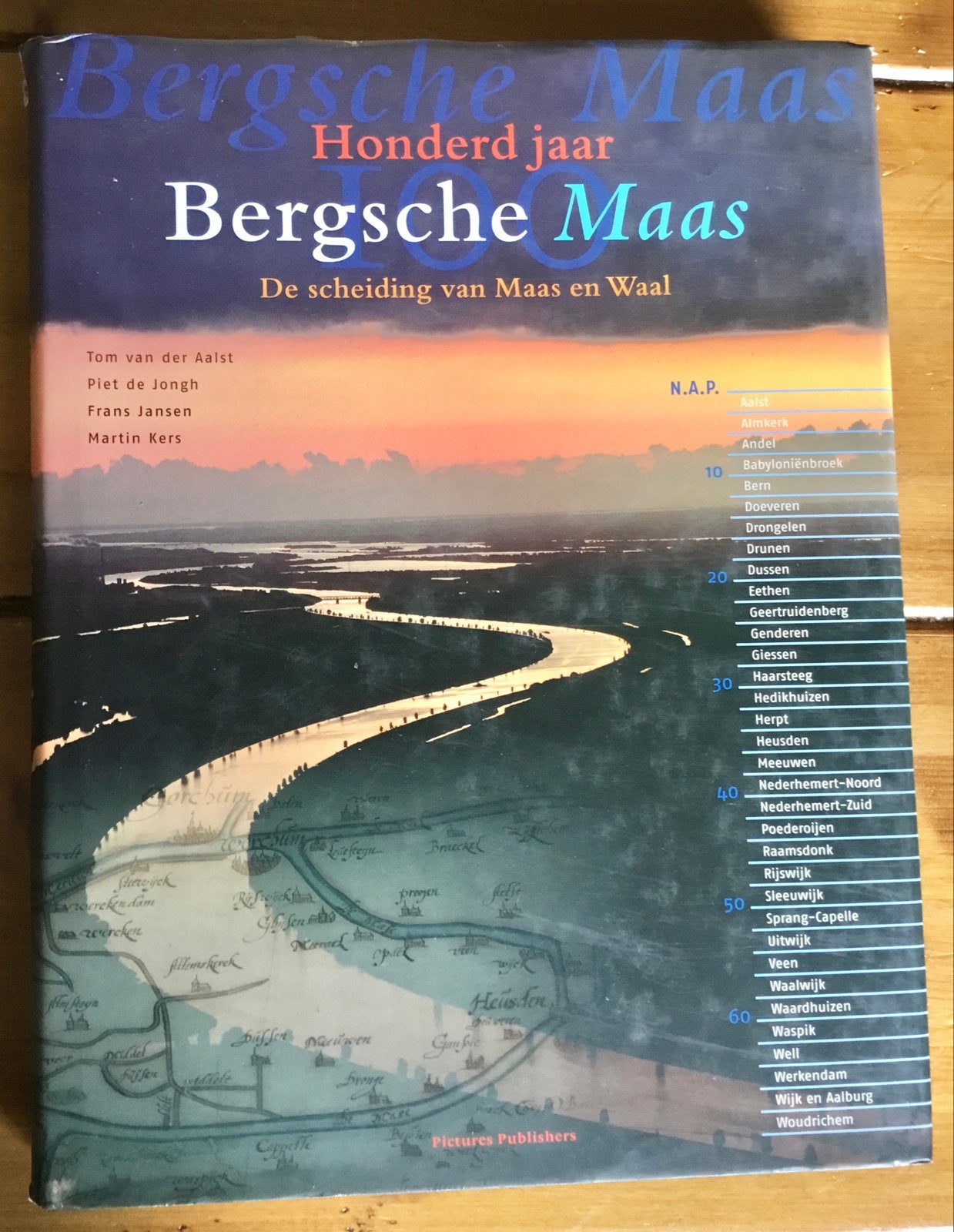 HONDERD JAAR BERGSCHE MAAS: DE SCHEIDING VAN MAAS EN WAAL, Boeken, Ophalen of Verzenden, 20e eeuw of later, Gelezen