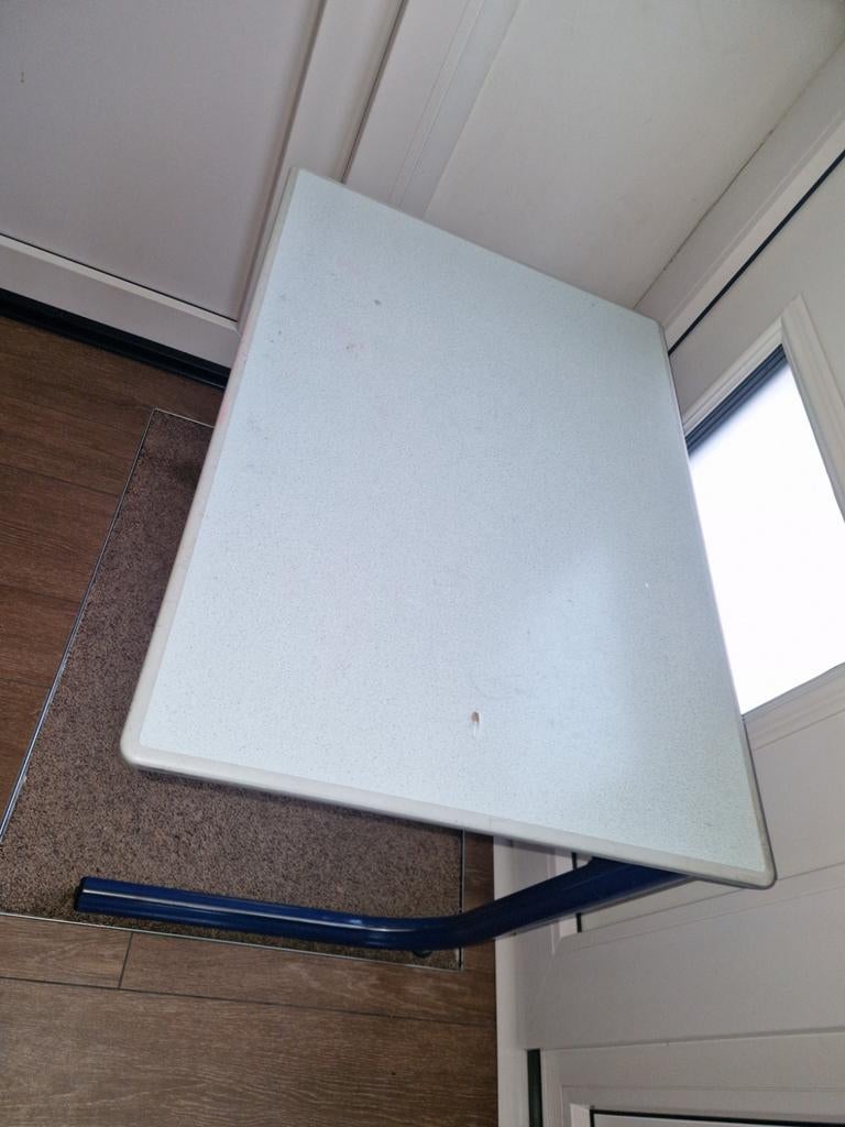 Compact schoolbureau / kinderbureau met opbergruimte, Opbergruimte, Gebruikt, Metaal, Schoolbureau