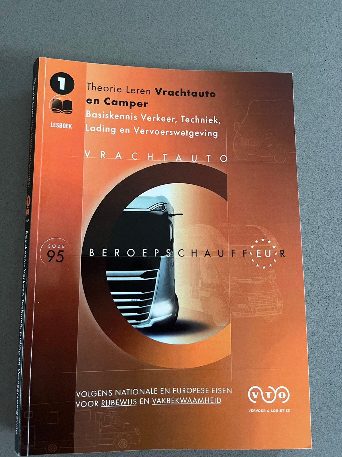 Theorie Leren Vrachtauto en Camper VTO incl. examentraining, Boeken, Ophalen of Verzenden, Zo goed als nieuw, Overige niveaus