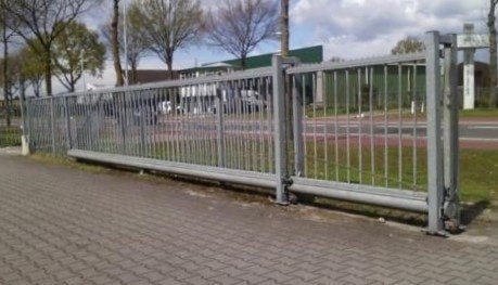 schuifpoort schuifhek 9 mtr. lang, 6,5 mtr. doorgang, Ophalen, Staal, Schuifpoort, Zo goed als nieuw