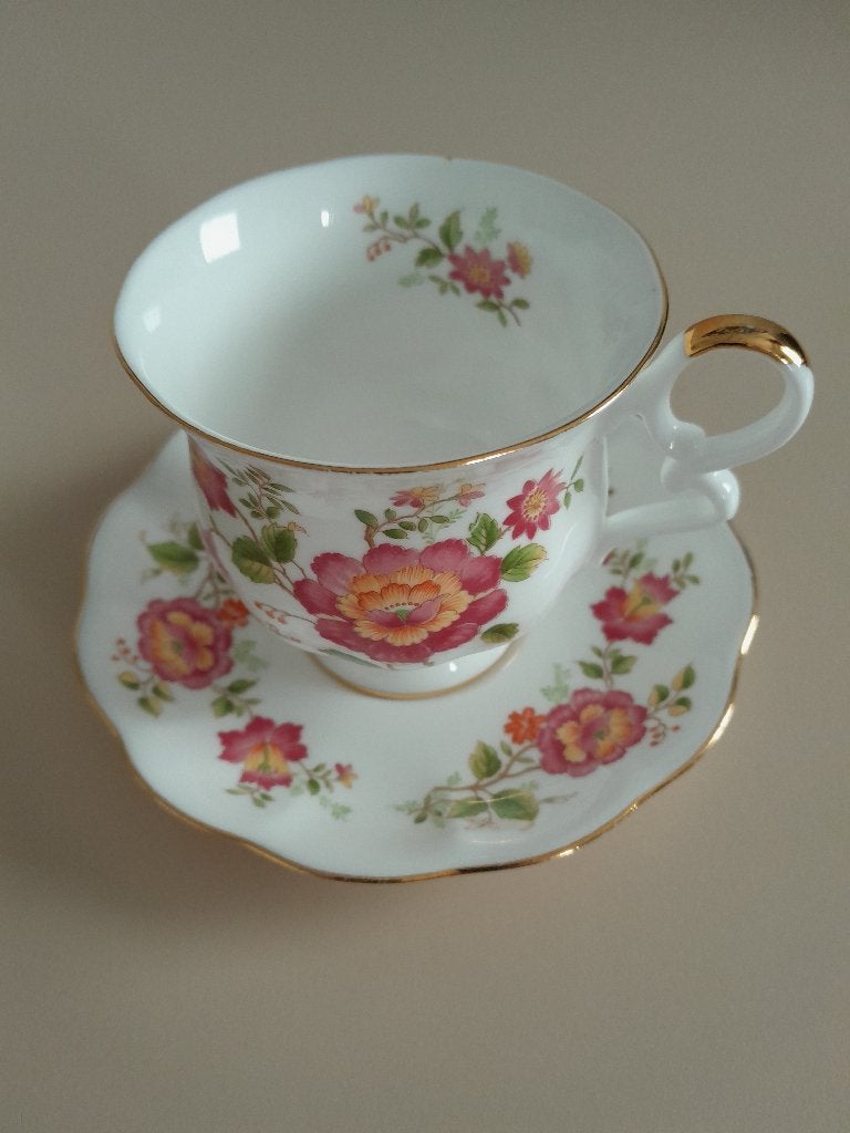 Royal Ascot Indian Rose kop en schotel., Huis en Inrichting, Overige merken, Klassiek, Ophalen of Verzenden, Zo goed als nieuw