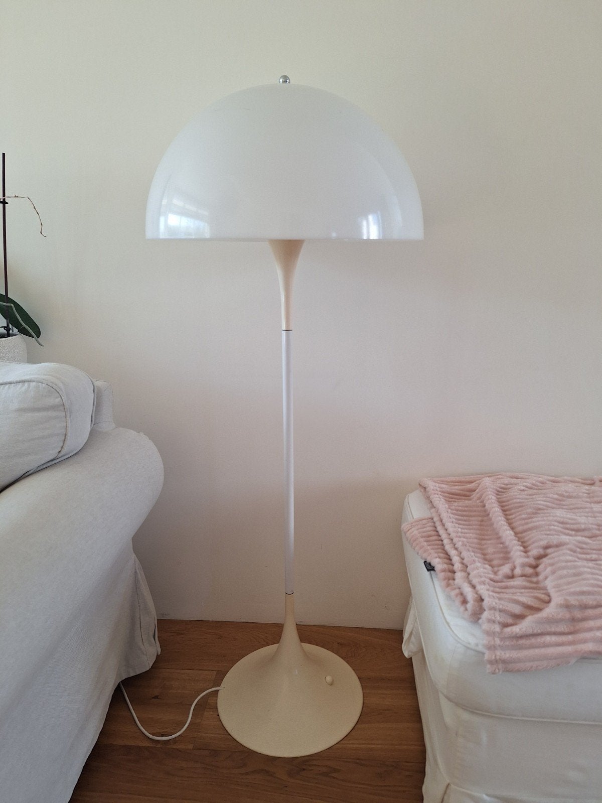 Originele Louis Poulsen Panthella vloerlamp jaren '70, Gebruikt, Vintage, Mushroom design, Jaren '70, 100 tot 150 cm, Metaal