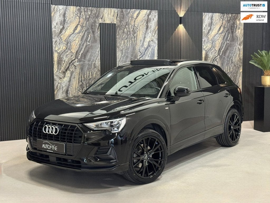 Audi Q3 35 TFSI S-line Black Optic|PANO|BLIND SPOT|MEMORY|LE, 15 km/l, 4 cilinders, 150 pk, Zwart