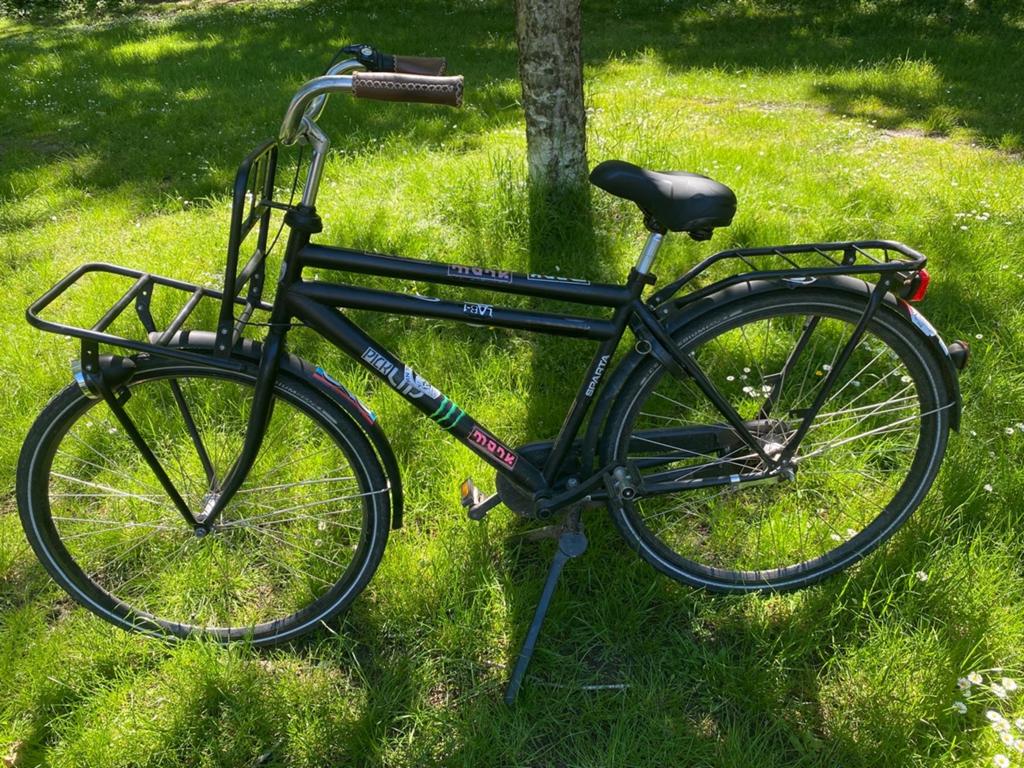 Zwarte Sparta jongensfiets met goede banden en AXA slot, Ophalen, Gebruikt, 24 inch