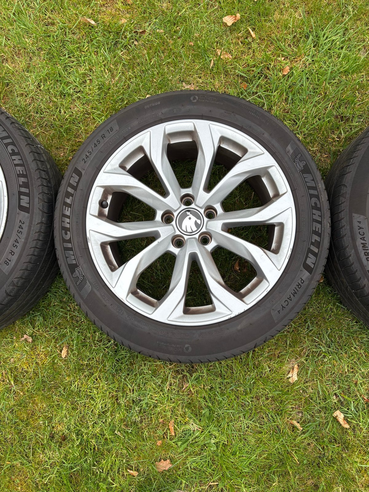 18" Audi velgen met Michelin Primacy 4 banden (245/45/18), Auto-onderdelen, Ophalen, 18 inch, Banden en Velgen, Personenwagen