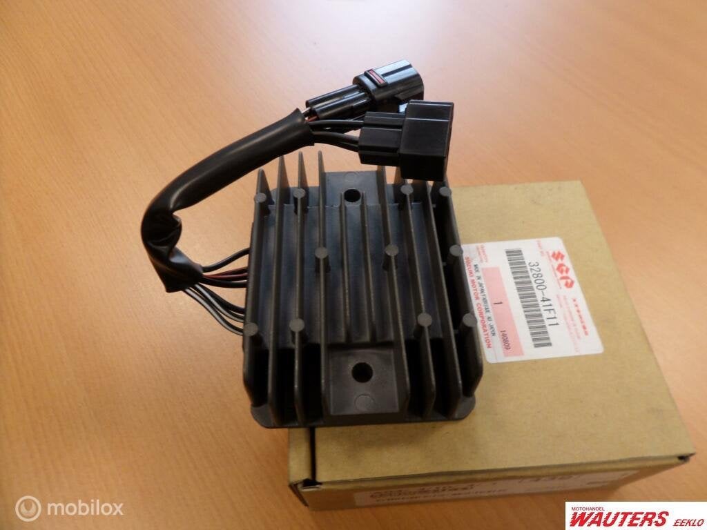 Spanningsregelaar Suzuki VL800+VL1500 NR 32800-41f11, Nieuw, Ophalen of Verzenden