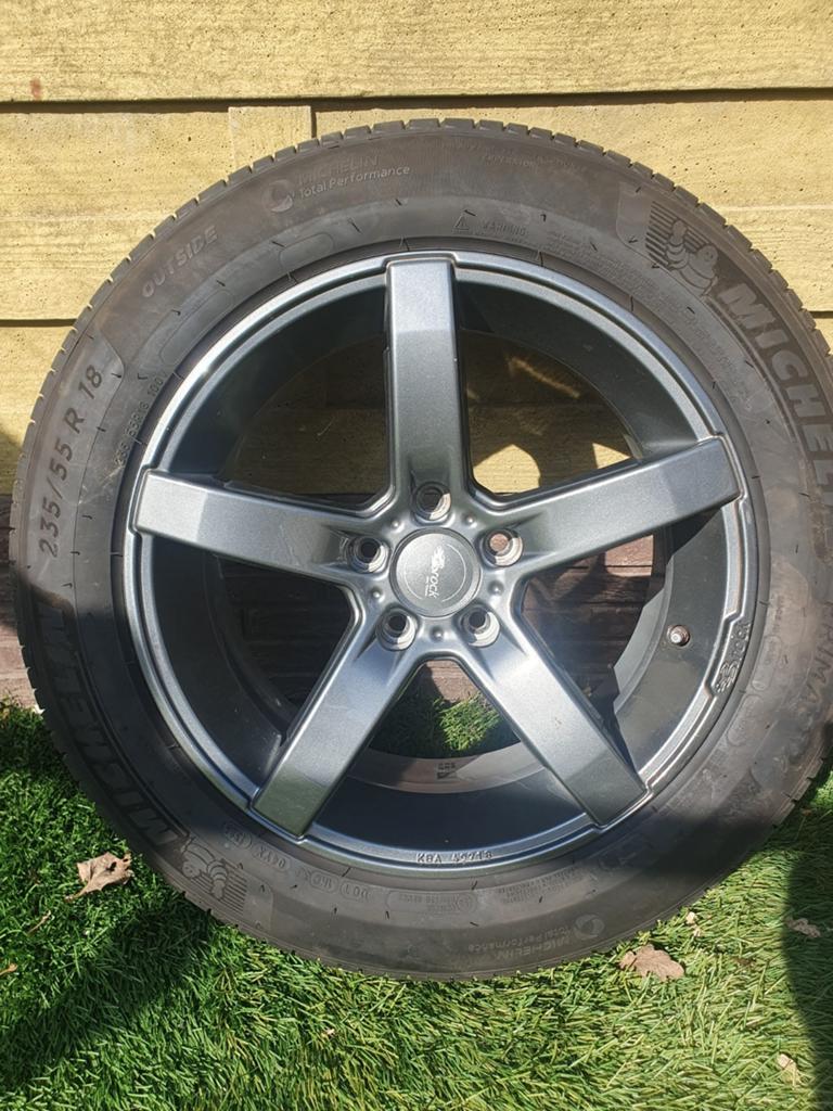 Zomersetje 5x120 18 met michelin 235/55 18, Ophalen