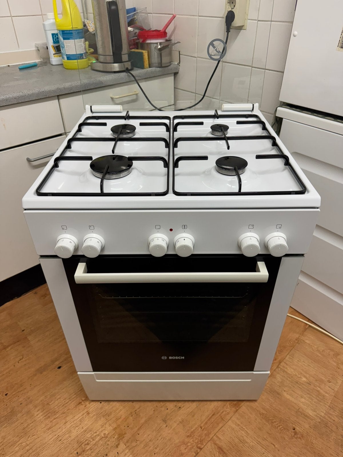 Bosch Gasfornuis | Schoon | Werkt Super | Met HeteLucht, Ophalen, Gebruikt, 4 kookzones, Energieklasse A of zuiniger