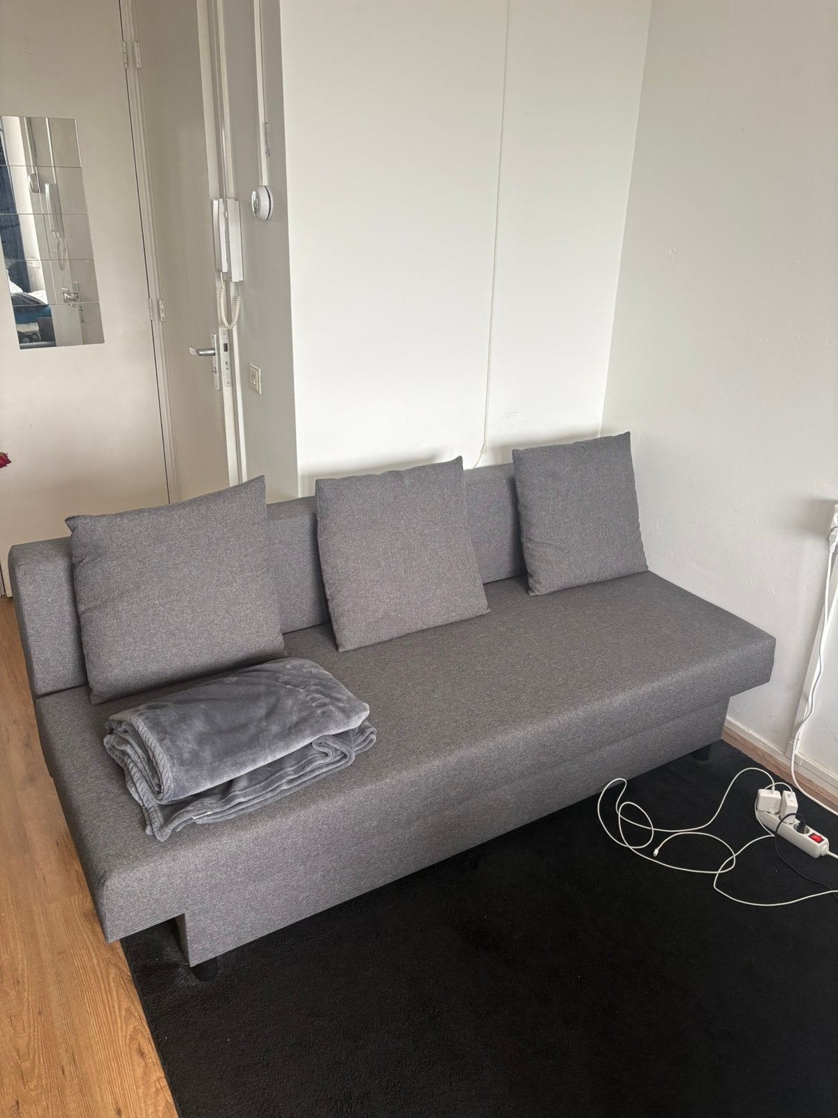 Asarum slaapbank (vandaag of morgen ophalen), Huis en Inrichting, Slaapkamer | Slaapbanken, Ophalen, Zo goed als nieuw, Tweepersoons