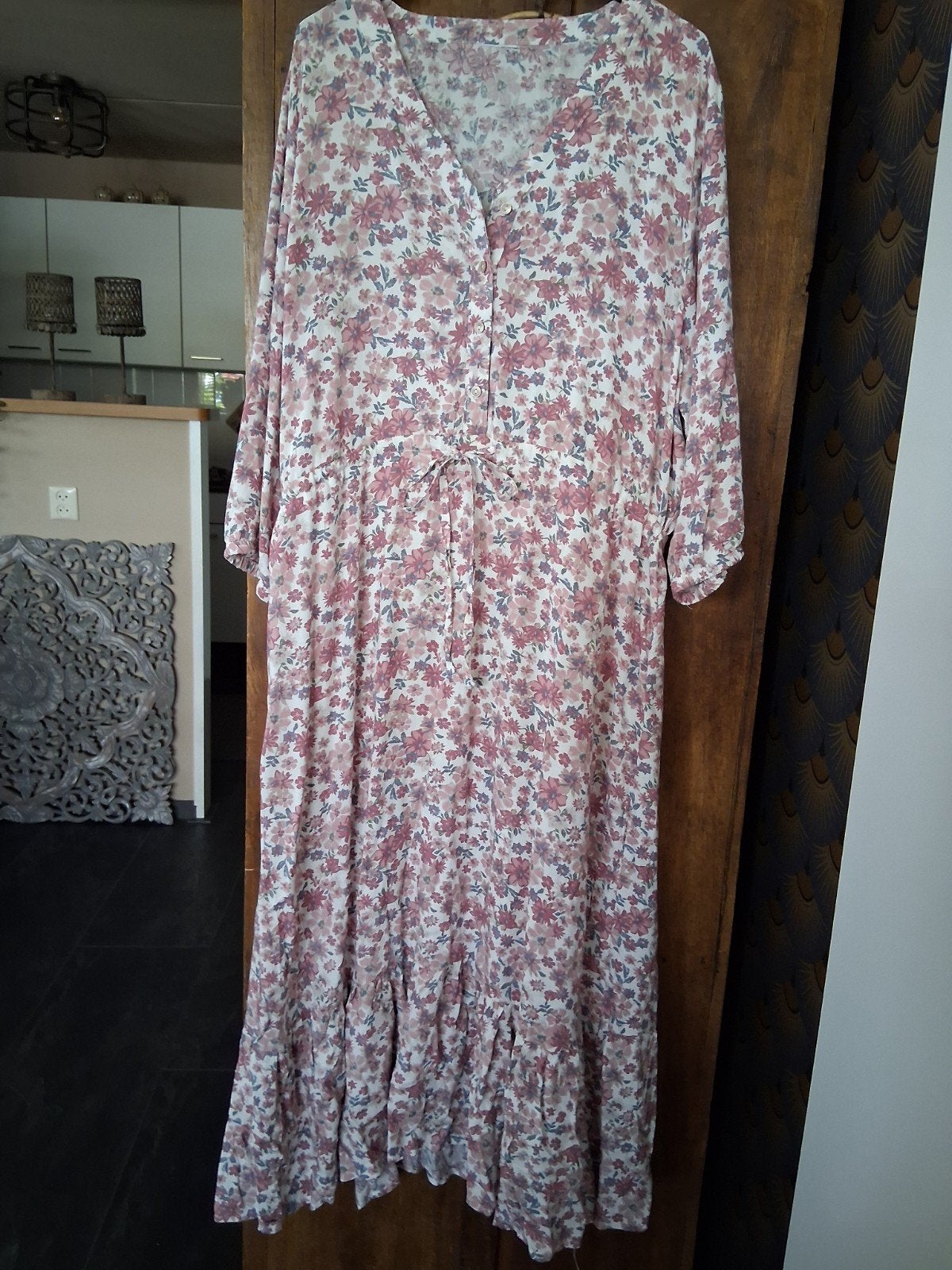 Prachtige jurk! Met Fijne bloemetjes, Ophalen of Verzenden, Zo goed als nieuw, Maat 46/48 (XL) of groter, Onder de knie