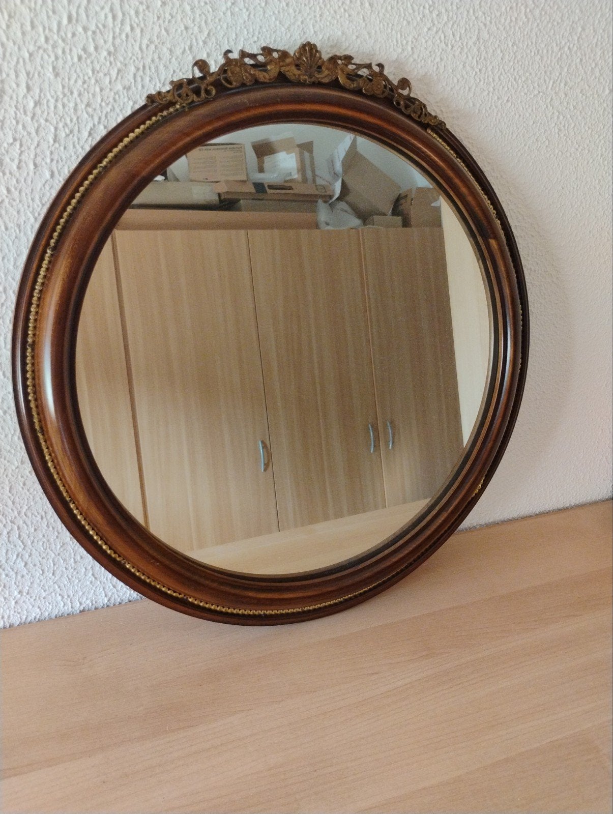 Antieke ronde spiegel met sierlijke houten lijst - 45cm, Ophalen, Ovaal, Minder dan 50 cm, Minder dan 100 cm