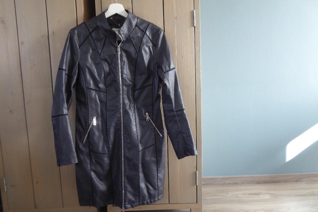 Lange dames Jas van RINO & PELLE / maat 38., Maat 38/40 (M), Blauw, Ophalen of Verzenden, Zo goed als nieuw