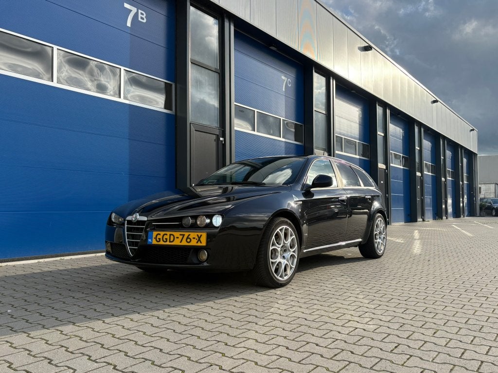 Alfa Romeo 159 Sportwagon 1.8 MPI - 2010 Zwart, Auto's, Alfa Romeo, Zwart, 4 cilinders, Sound system, 1796 cc