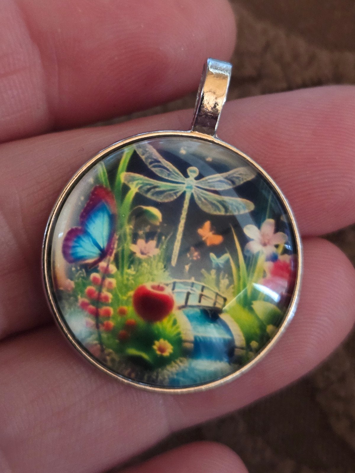 Glazen Hanger met Libelle en Vlinder, Overige kleuren, Glas of Kristal, Nieuw, Ophalen of Verzenden