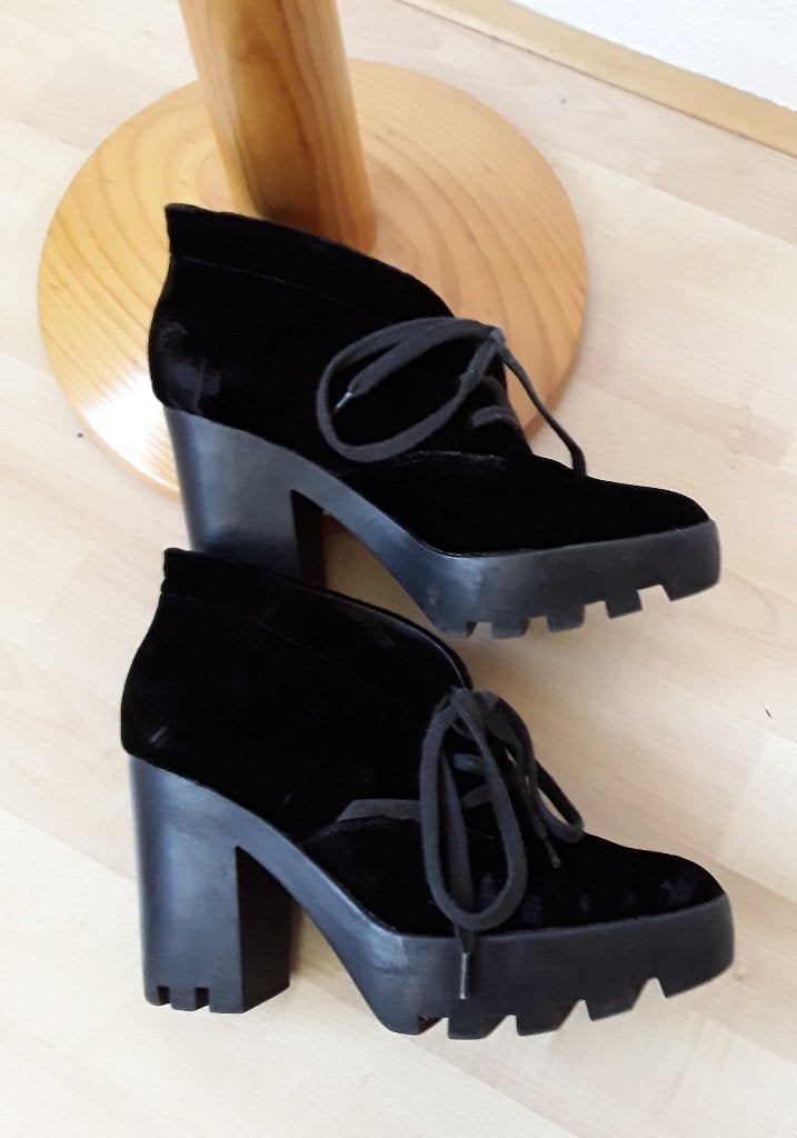 Calvin Klein Jeans zwarte veterbooty velours mt 39, Kleding | Dames, Schoenen, Verzenden, Zwart, Lage of Enkellaarzen, Zo goed als nieuw