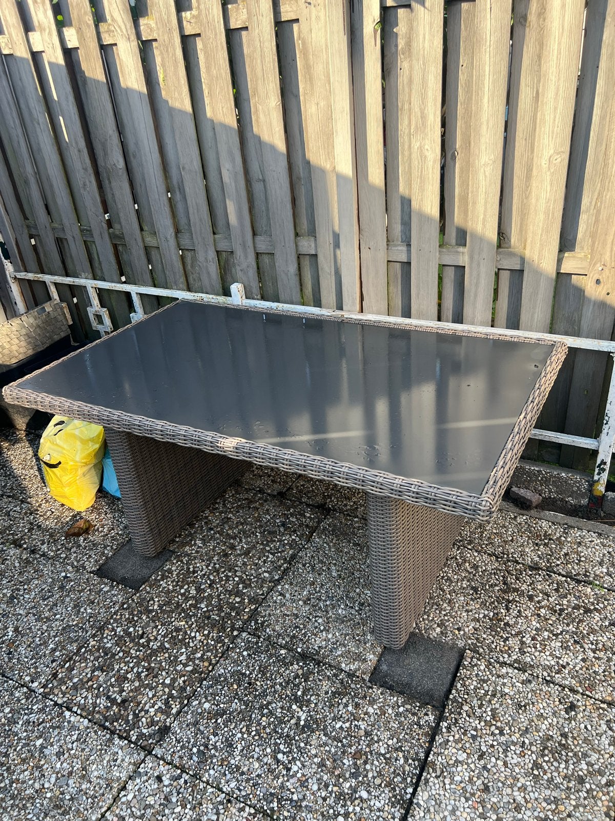 Tuintafel in perfecte staat, Tuin en Terras, Ophalen, Zo goed als nieuw, Rechthoekig, Wicker