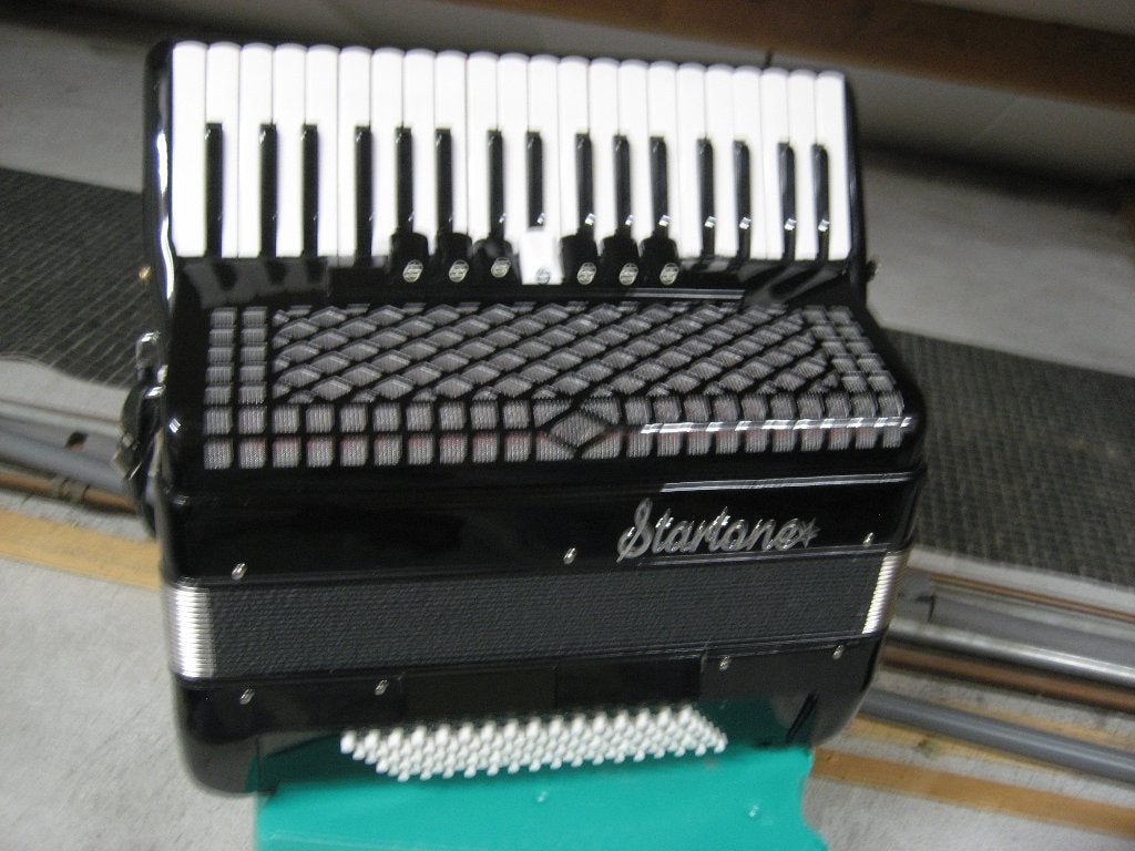 accordeon Startone, Gebruikt, 80-bas, Met koffer, Toetsaccordeon