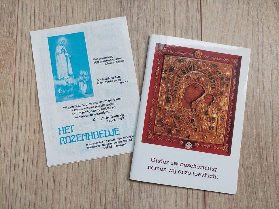 Religieuze boekjes over de rozenkrans en het rozenhoedje, Ophalen of Verzenden