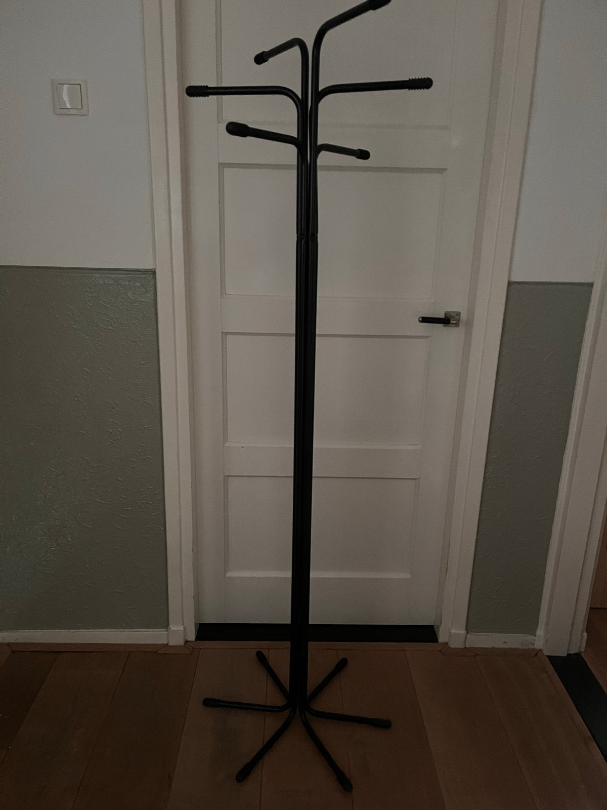 IKEA Tord Björklund kapstok zwart, Huis en Inrichting, Woonaccessoires | Kapstokken, Ophalen, Gebruikt, Metaal, Staande kapstok
