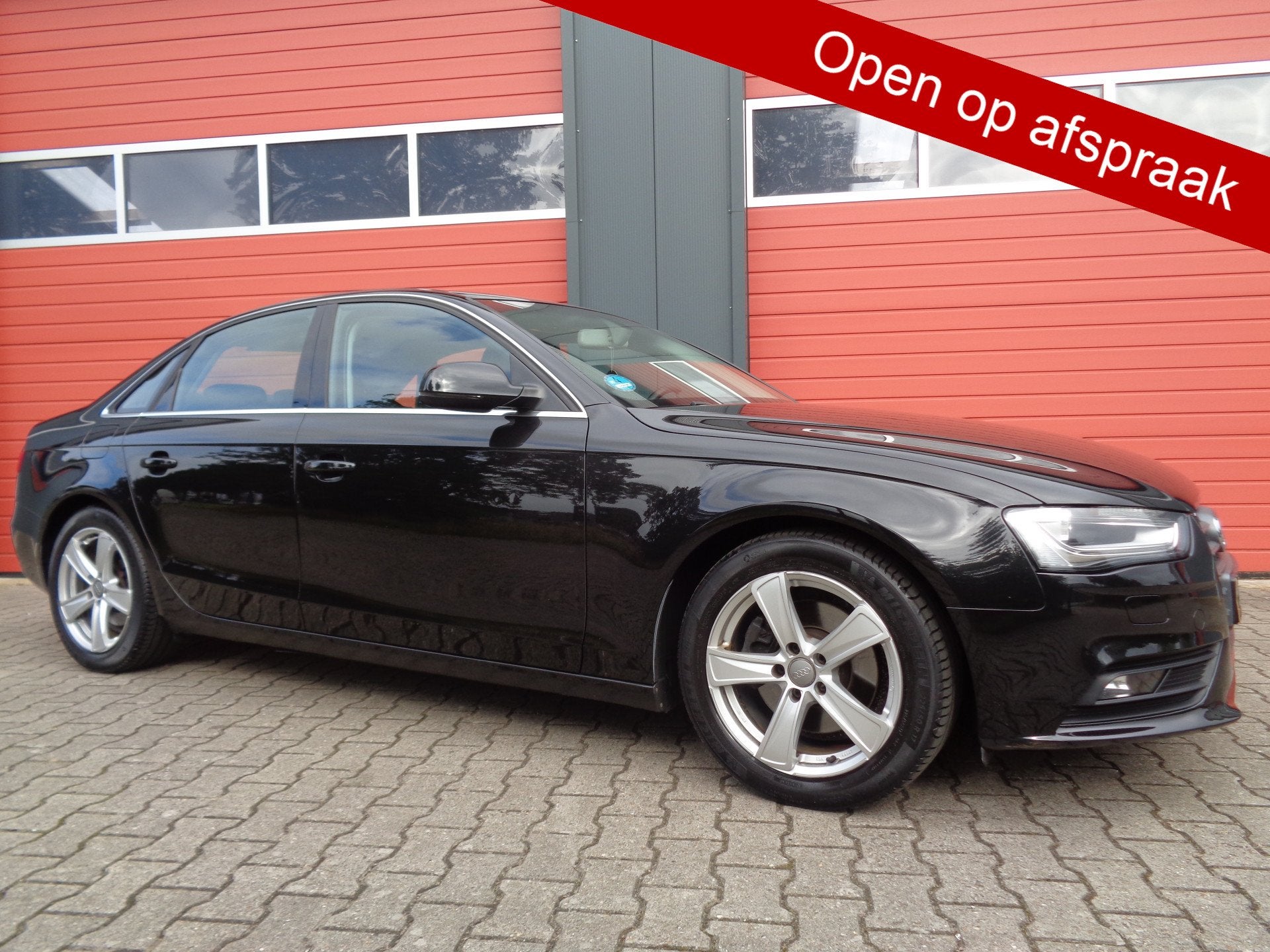 Audi A4 Limousine 1.8 TFSI Edition 170PK Clima Cruise Navi L, Auto's, Audi, Voorwielaandrijving, Gebruikt, Euro 6, 4 cilinders