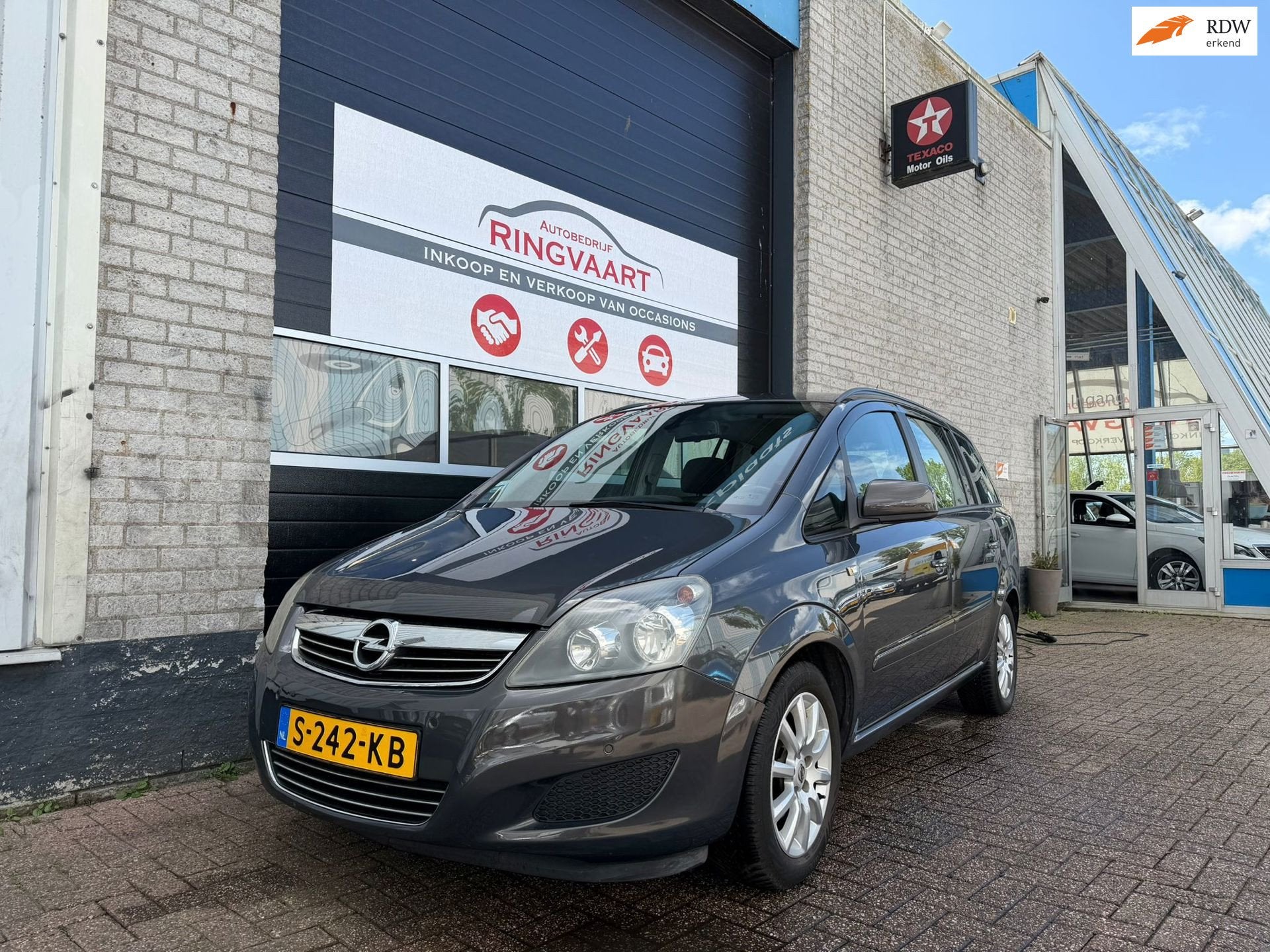 Opel Zafira 1.6 Cosmo Met 1 JAAR APK, Auto's, Voorwielaandrijving, Euro 5, Gebruikt, 4 cilinders