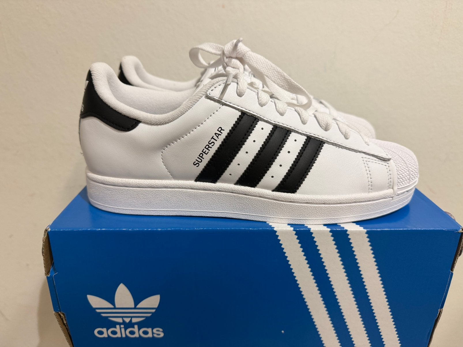 Te koop nieuwe Adidas Superstar II Black White, Postlaan 3, Nieuw, Ophalen of Verzenden, 123@home.nl