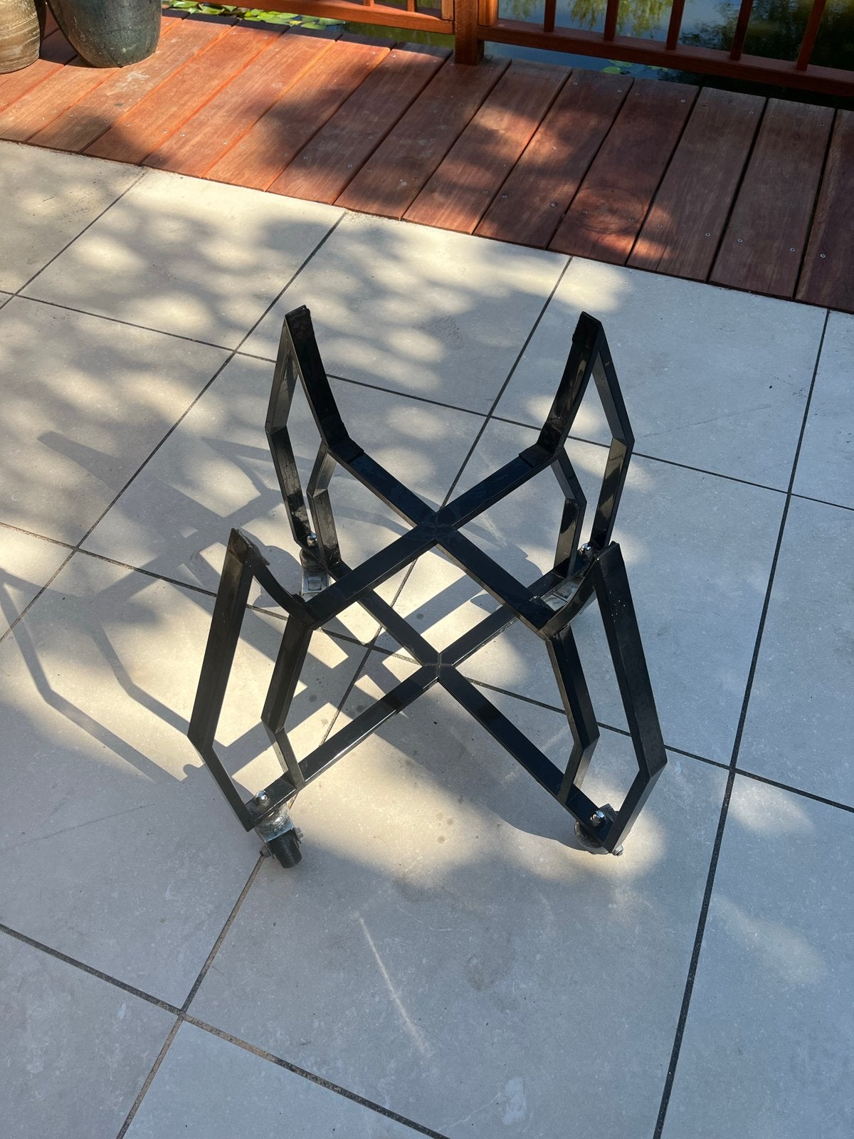 Onderstel voor Grill Guru Medium Kamado (met wielen), Tuin en Terras, Barbecue-accessoires, Ophalen, Gebruikt