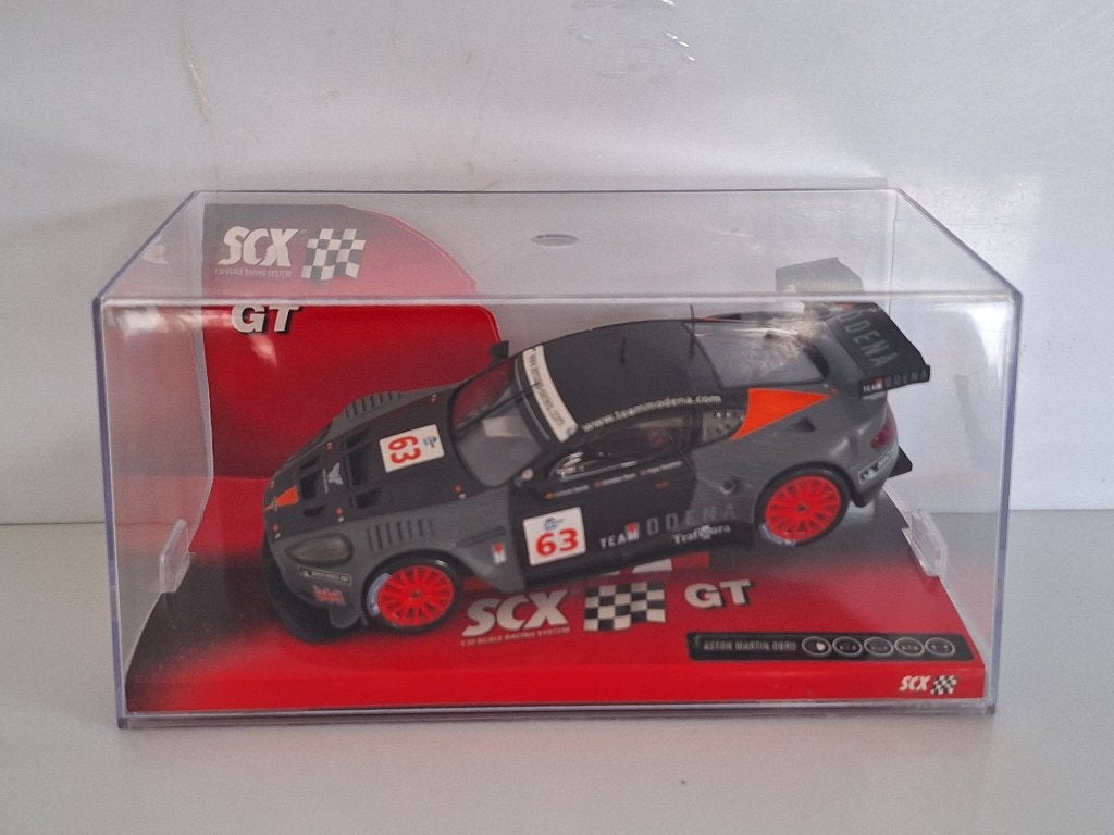 Scx Aston Martin DBR9 Met Licht Ref Nr 62500, Overige merken, Racebaan, Scx, Nieuw