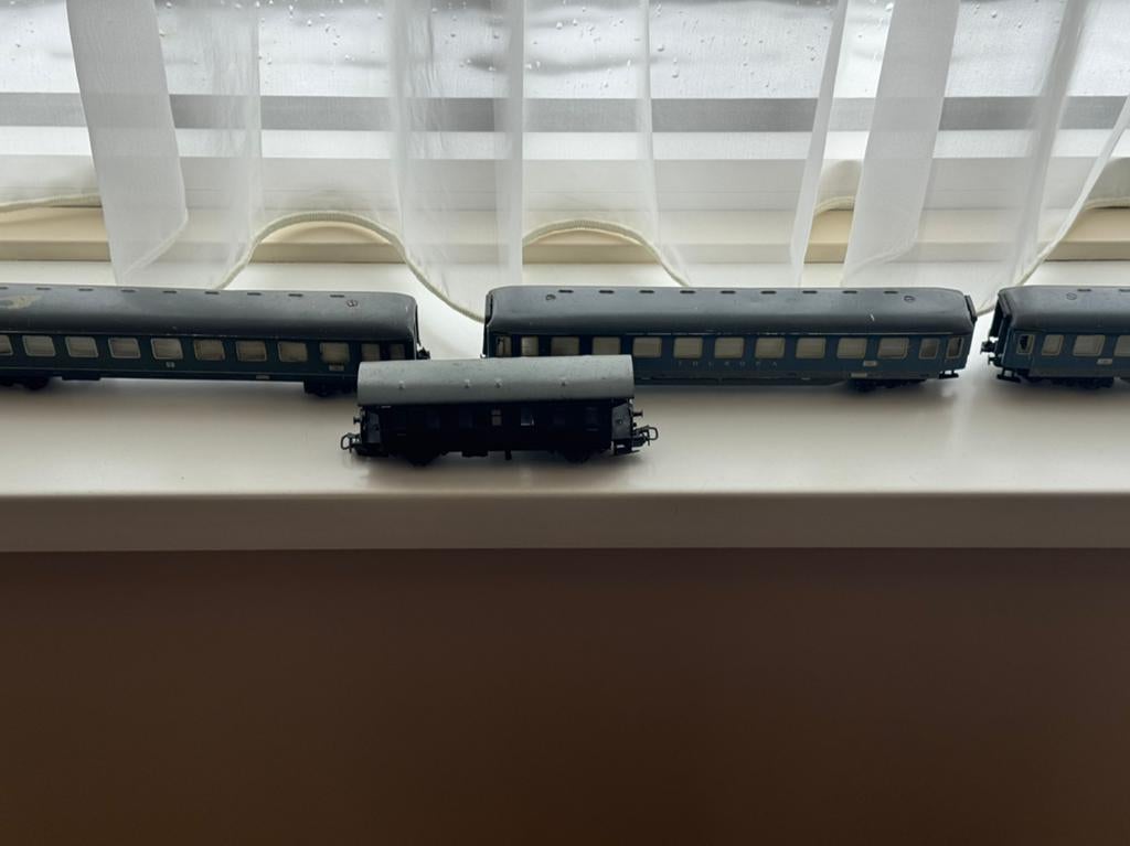 Oude locomotief 60 jaar oud plus wagons, Ophalen, Gebruikt, Gelijkstroom of Wisselstroom, Overige merken