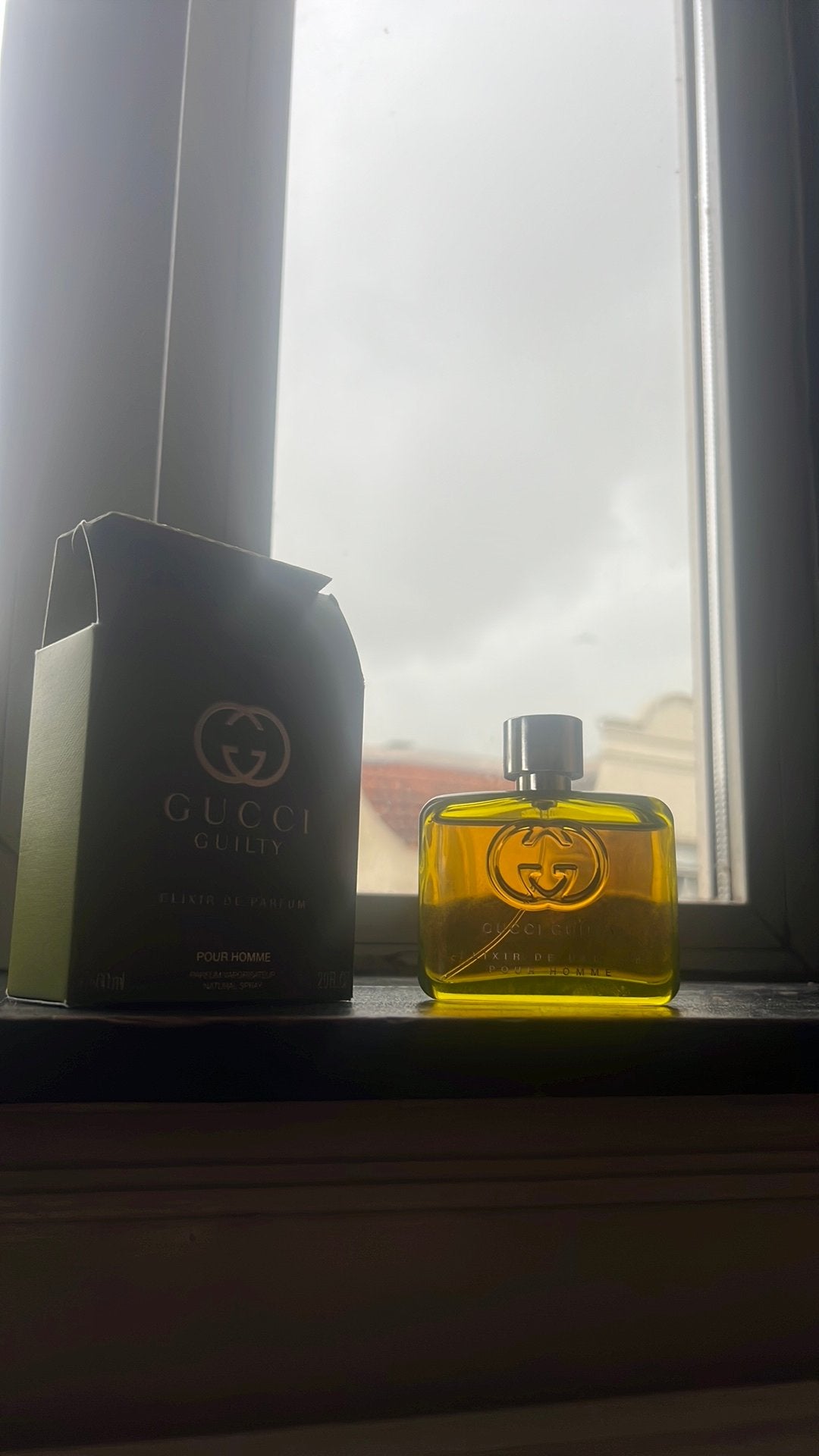 CuccI GuILty 60ml, Spelcomputers en Games, Ophalen, Zo goed als nieuw, Met 1 controller, Switch Original