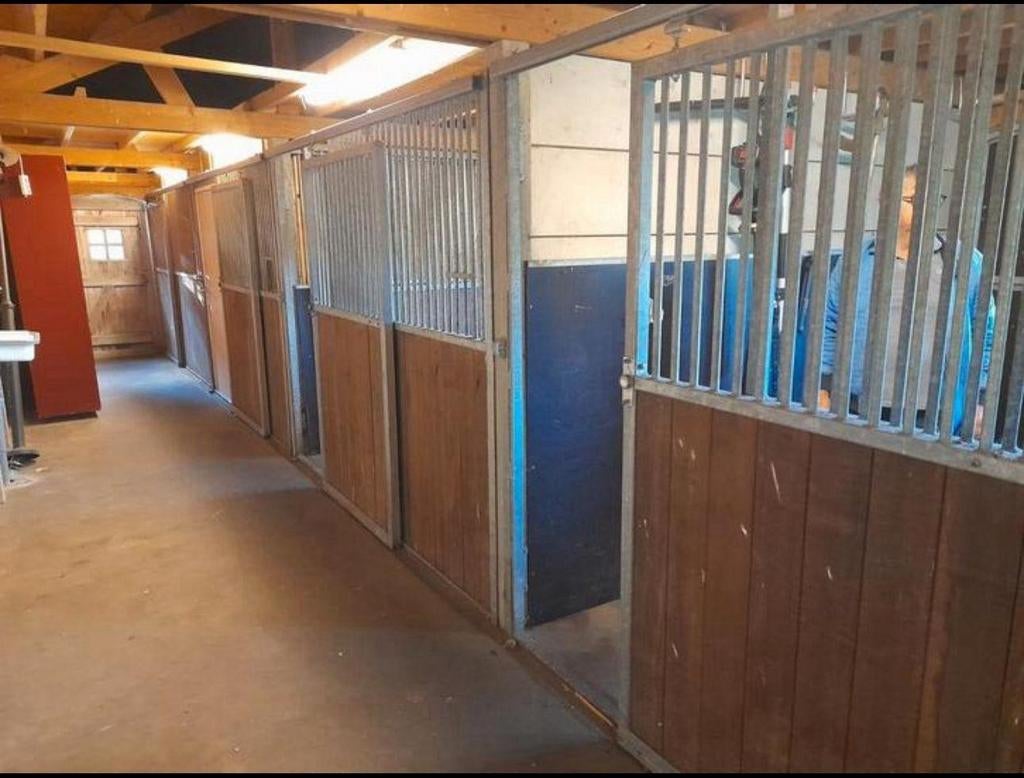 Paardenstal voorfront, Dieren en Toebehoren, Stalling, 1 paard of pony