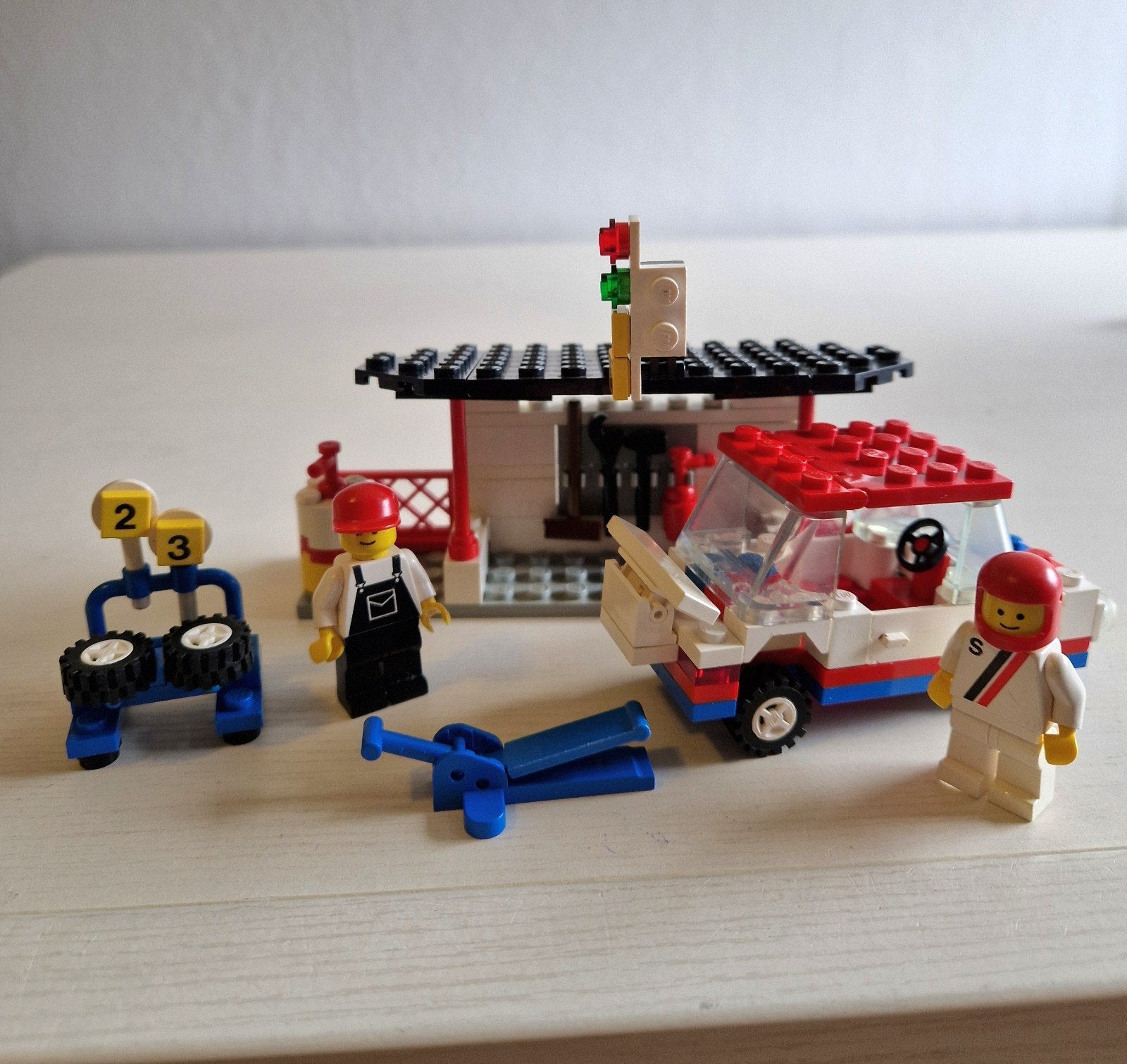 Lego 1497 - Rally and pitcrew, Kinderen en Baby's, Gebruikt, Lego, Ophalen of Verzenden, Complete set