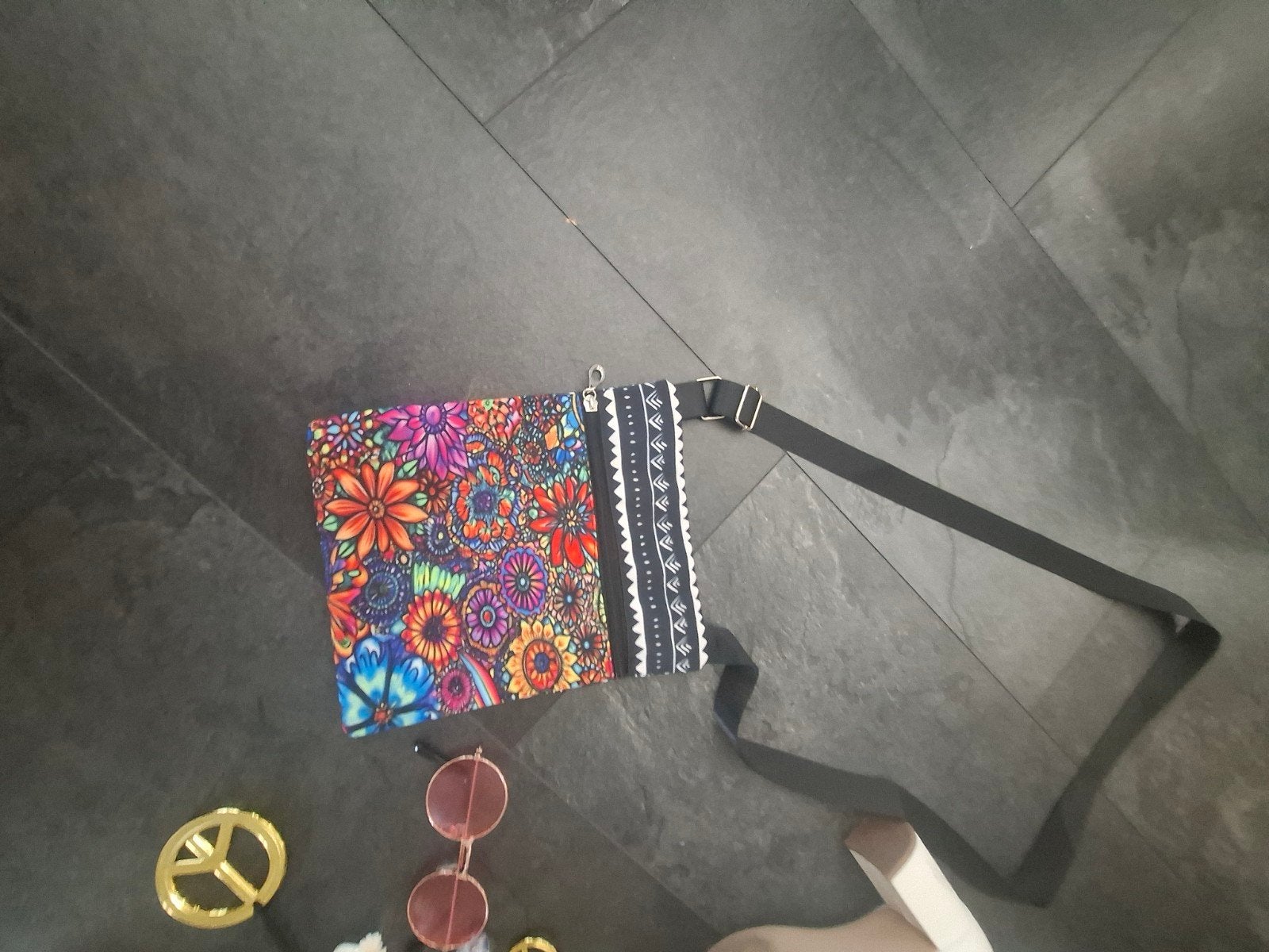 Hippie Kostuum Set: Jurk, Laarzen, Pruik & Accessoires, Ophalen of Verzenden, Zo goed als nieuw, Maat 38/40 (M), Carnaval