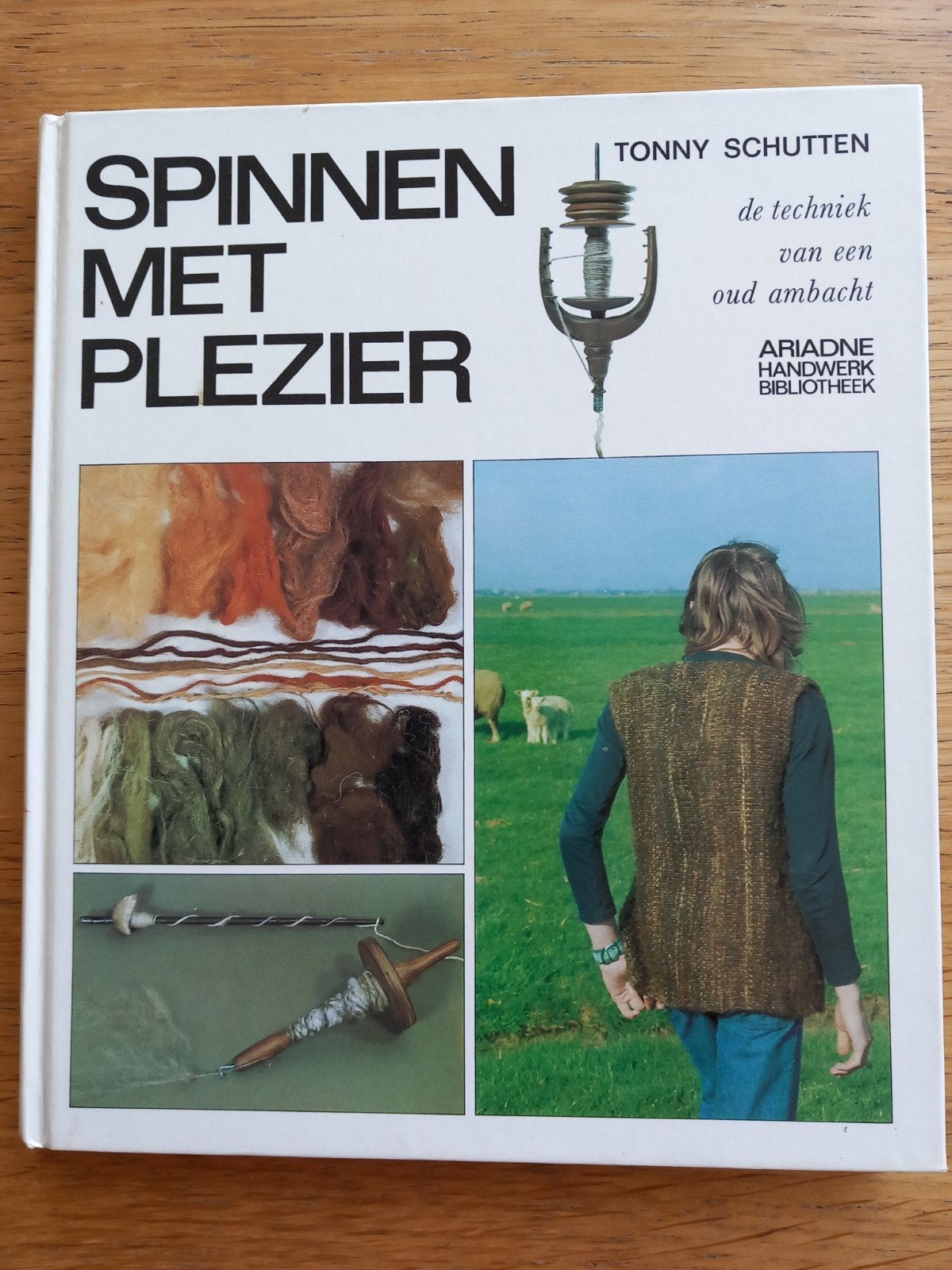Spinnen met plezier van Tonny Schutten, Ophalen of Verzenden, Zo goed als nieuw, Overige onderwerpen, Tonny Schutten