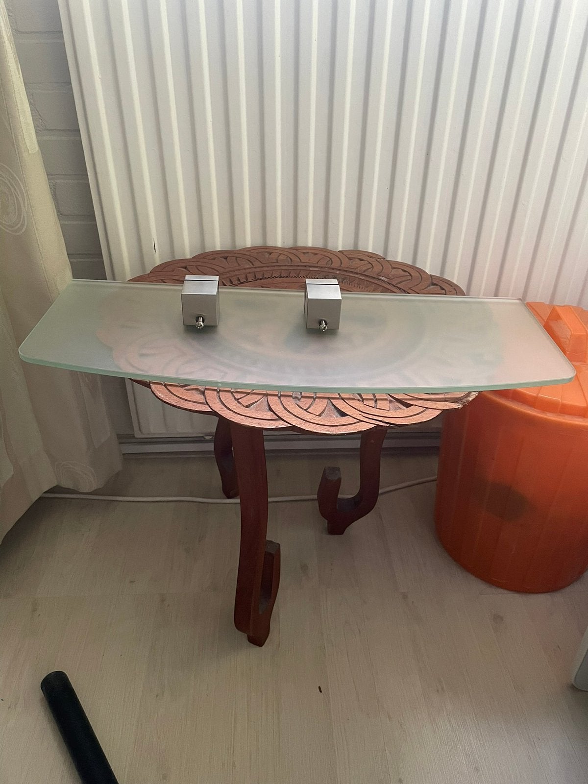 Glazen wandplaat met mooie kwalitatieve metalen plankdragers, Ophalen, Gebruikt