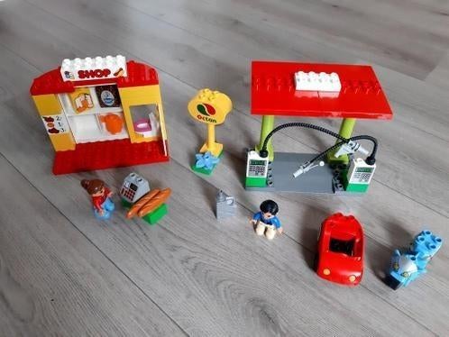 Lego / Duplo tankstation met shop, Kinderen en Baby's, Speelgoed | Duplo en Lego, Ophalen of Verzenden, Zo goed als nieuw, Complete set