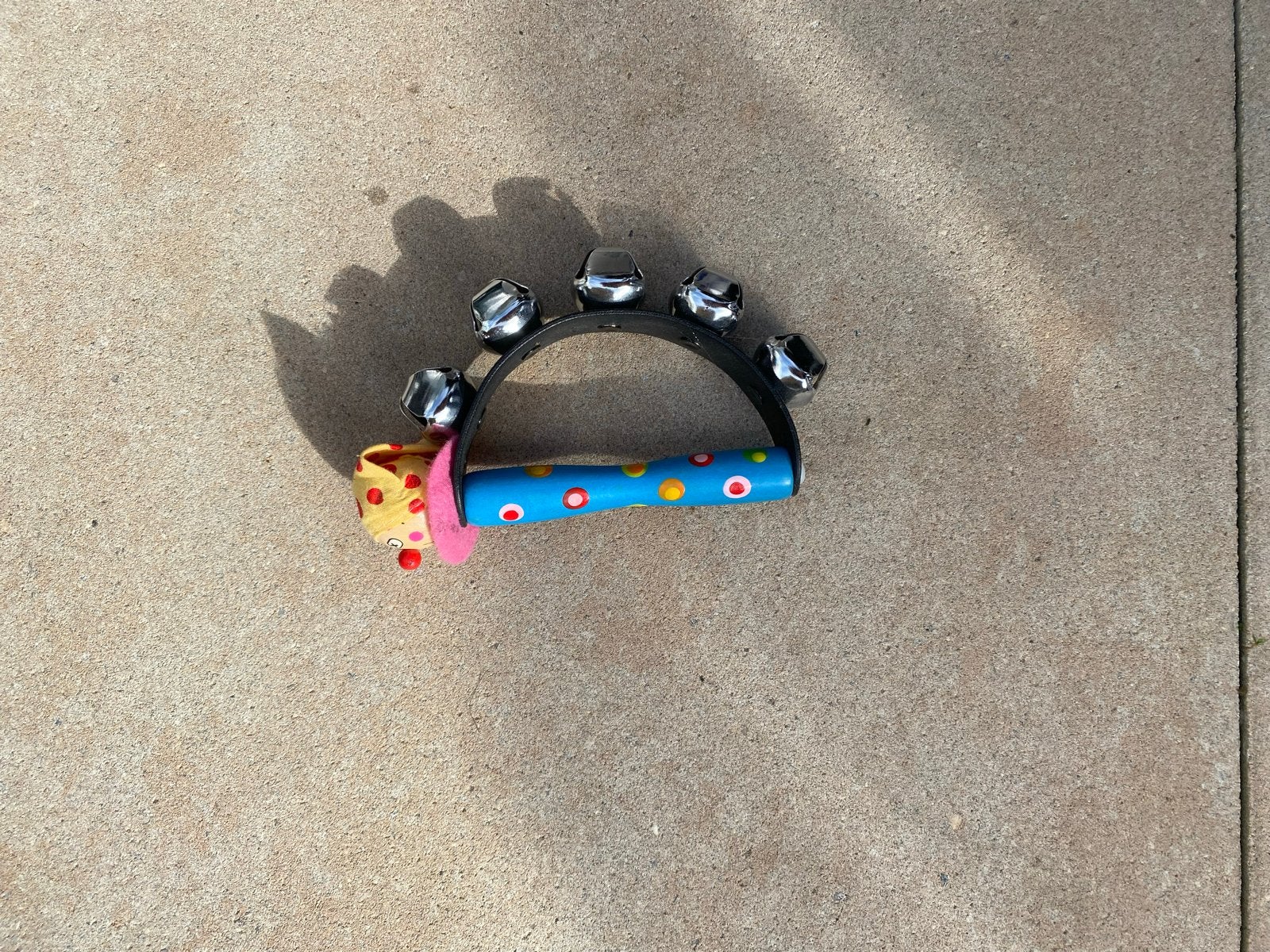 Leuke rammelaar met belletjes en clown gezichtje, Muziek en Instrumenten, Blaasinstrumenten | Overige, Ophalen of Verzenden, Gebruikt
