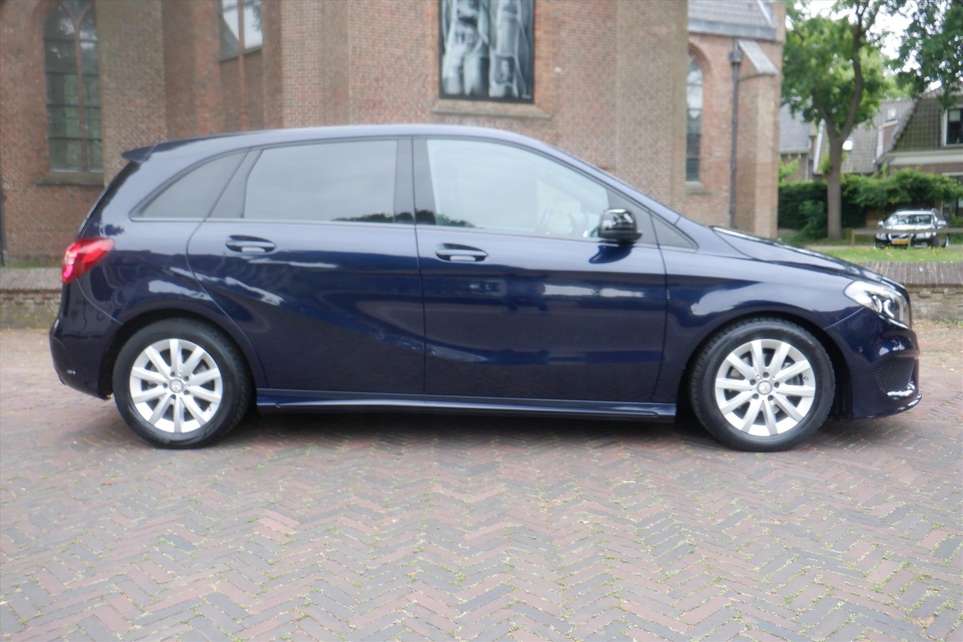 Mercedes B-Klasse B180 AMG PAN.DAK - 39.000 KM - NEDERLAUTO, Auto's, Mercedes-Benz, 12 maanden, 1325 kg, Gebruikt, 4 cilinders