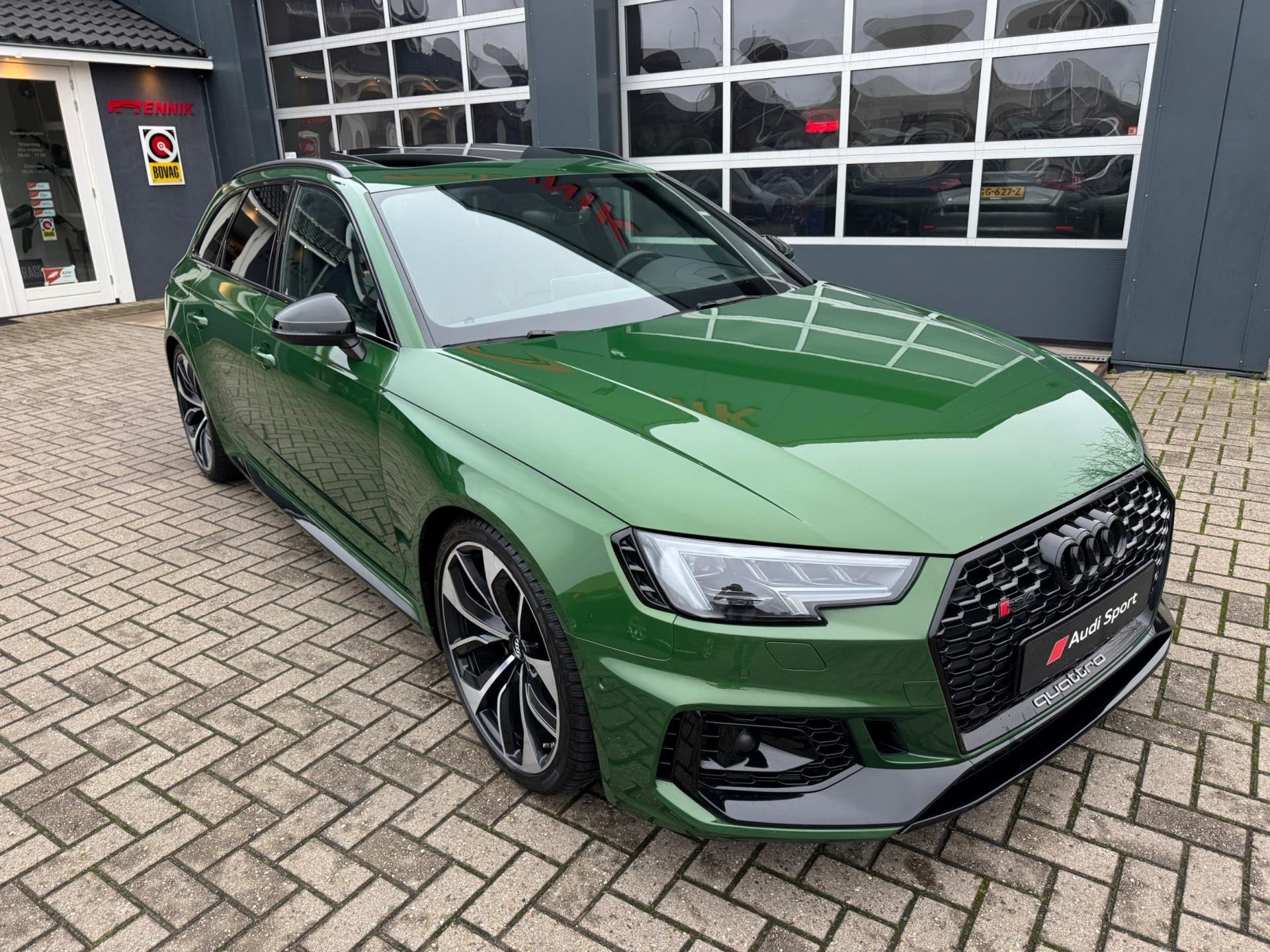 Audi A4 Avant 2.9 TFSI RS 4 quattro Exclusive / Pano / 360Ca, Dealer onderhouden, Gebruikt, Verwarmde buitenspiegels, Vierwielaandrijving