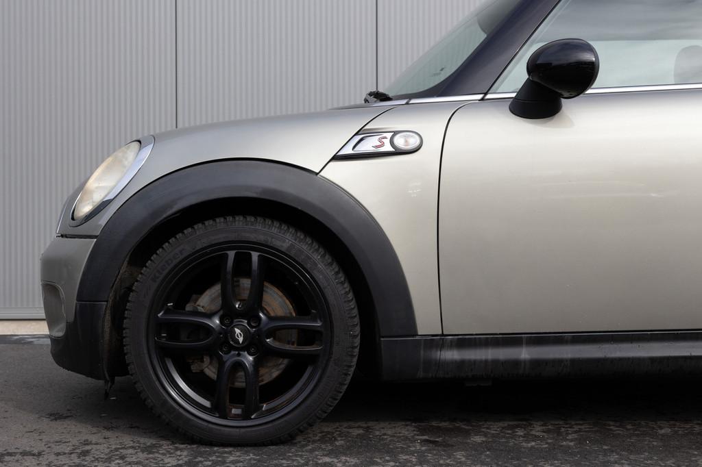 MINI Mini 1.6 Cooper S | 175PK | NL-AUTO | LEDER | AIRCO |, Auto's, Mini, Voorwielaandrijving, Gebruikt, 4 cilinders, 4 stoelen