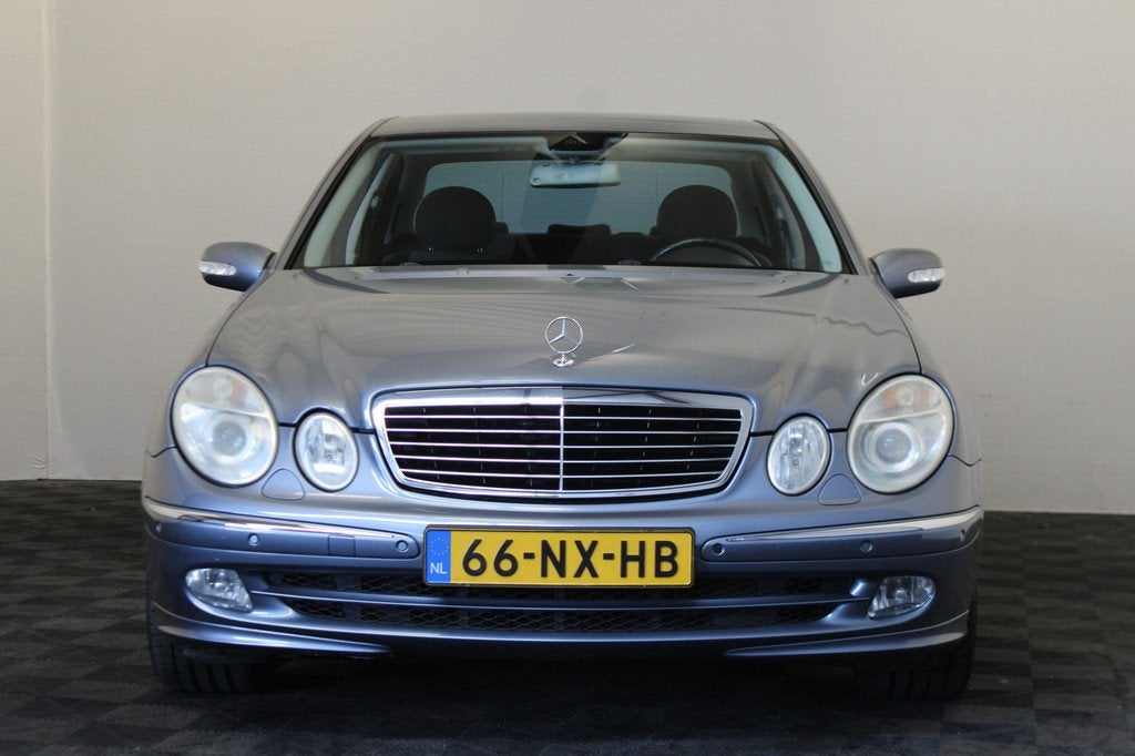 Mercedes-Benz E-Klasse 240 Avantgarde (bj 2004, automaat), Automaat, Achterwielaandrijving, Gebruikt, 2597 cc