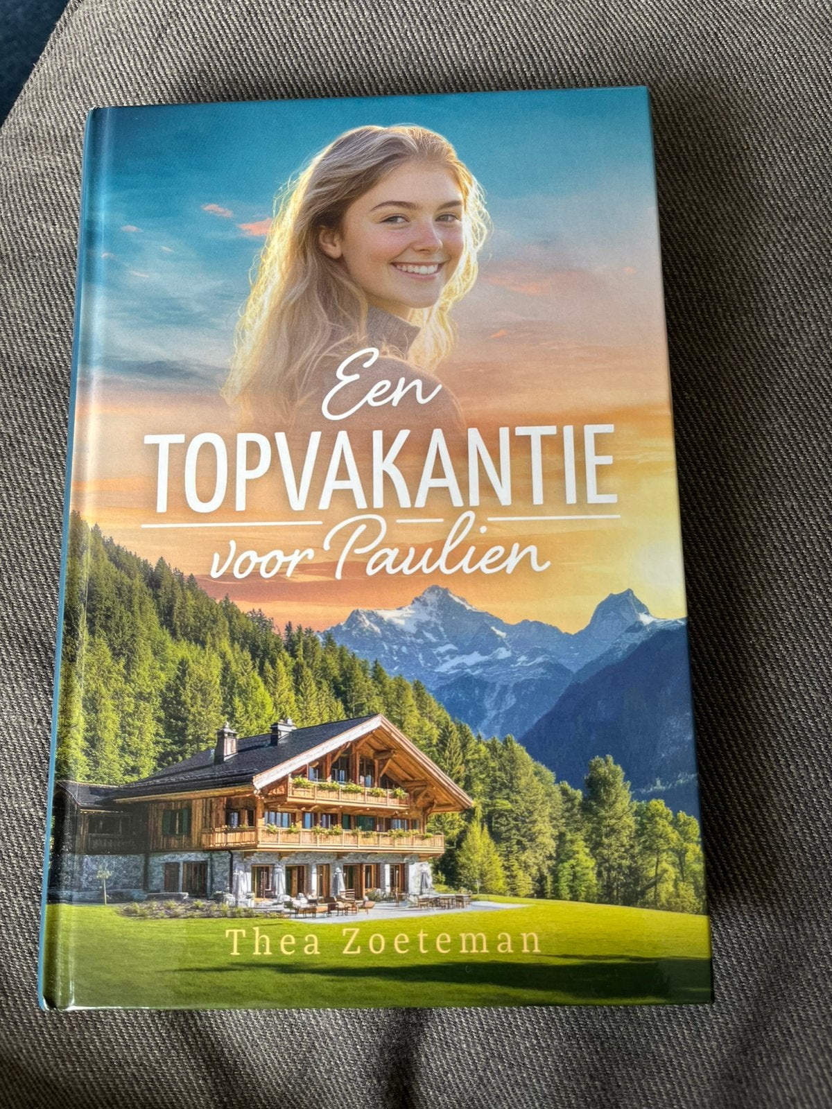 Boek Een topvakantie voor Paulien - Thea Zoeteman, Boeken, Ophalen of Verzenden, Zo goed als nieuw